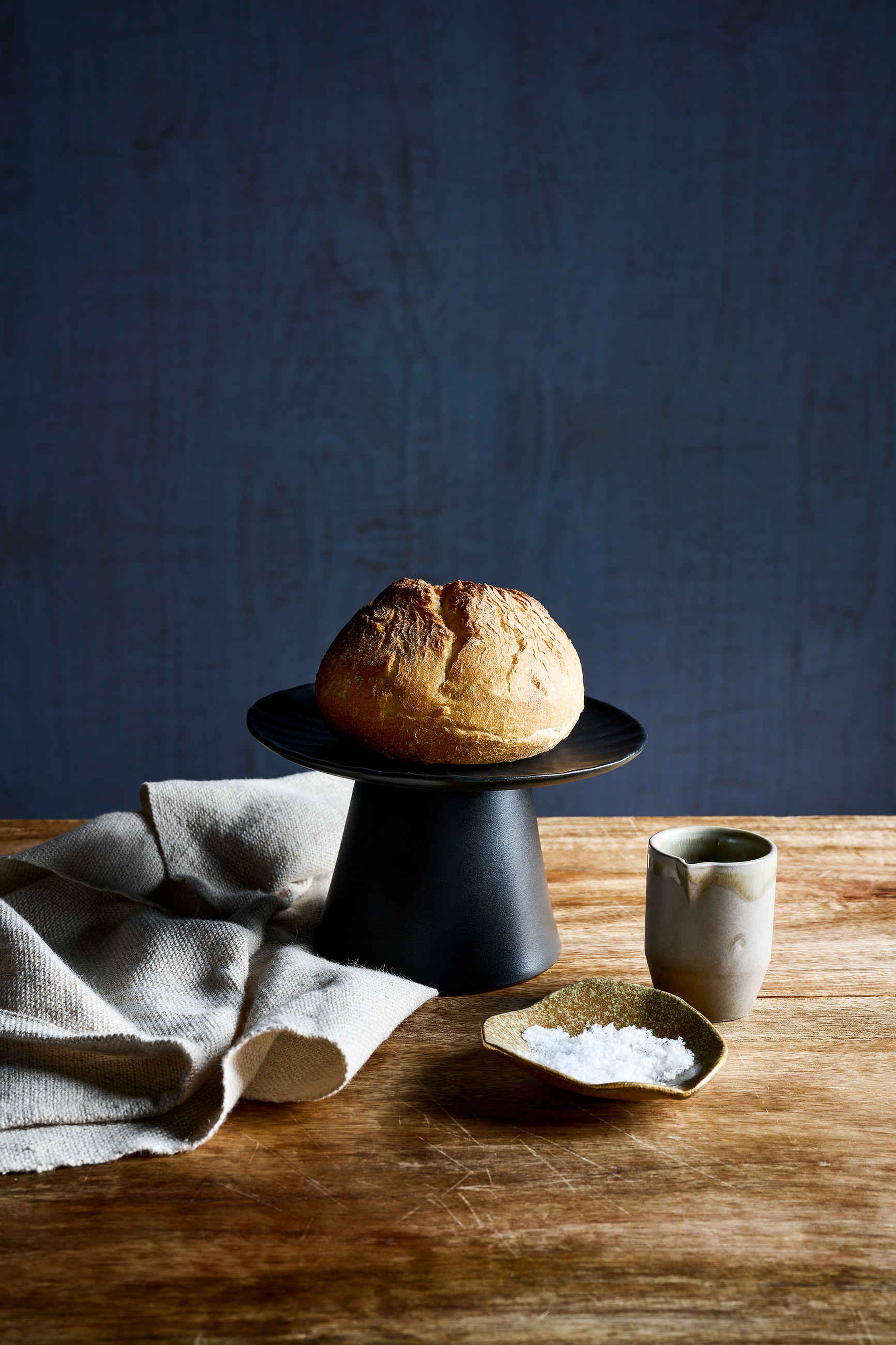 Het brood met zout en olijfolie dat je voorafgaand aan je diner of lunch kan bestellen bij Bar & Restaurant Nommos.