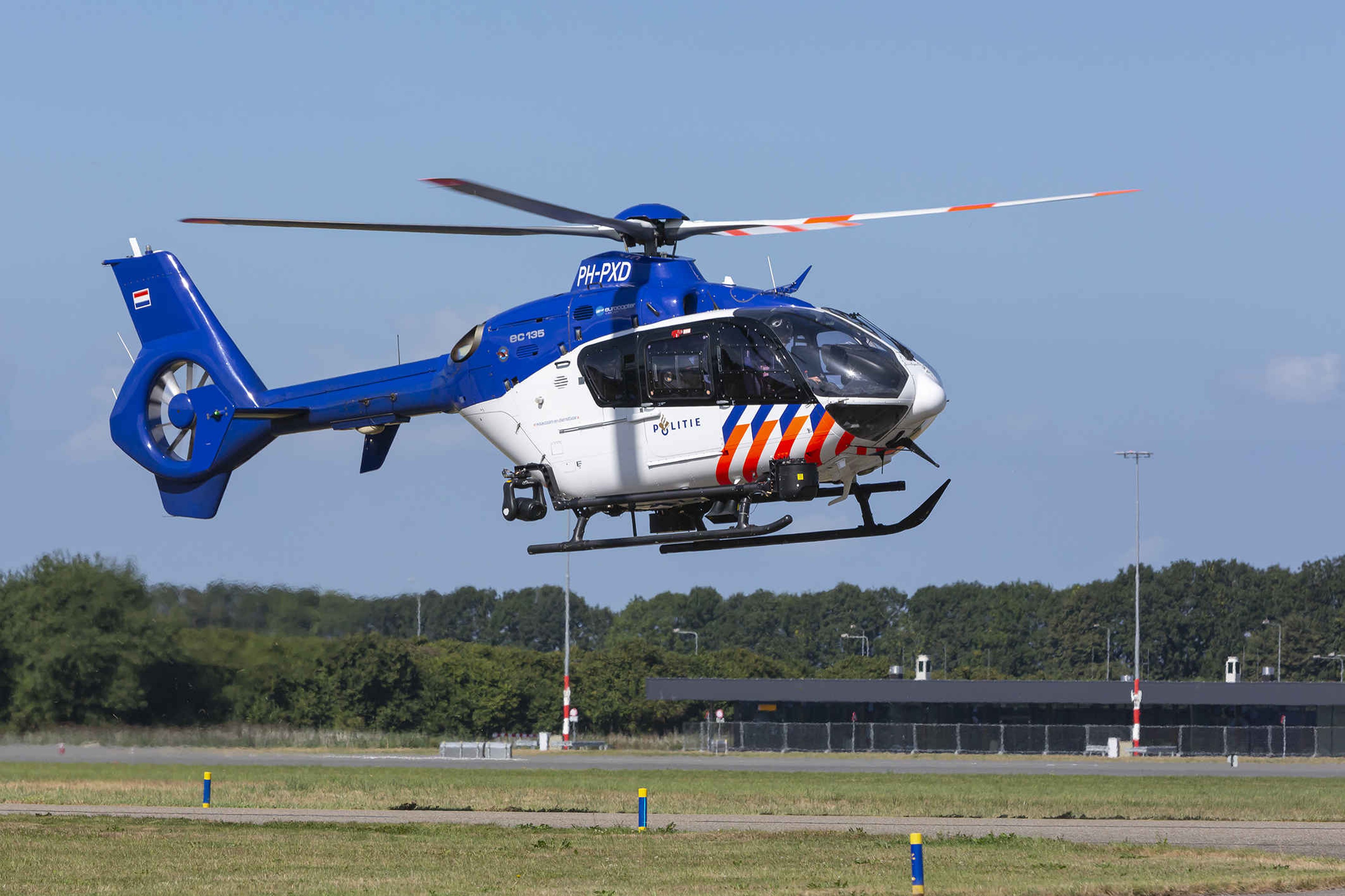Een politie helikopter tijdens de Fly-in: Rescue Heroes bij Luchtvaartmuseum Aviodrome