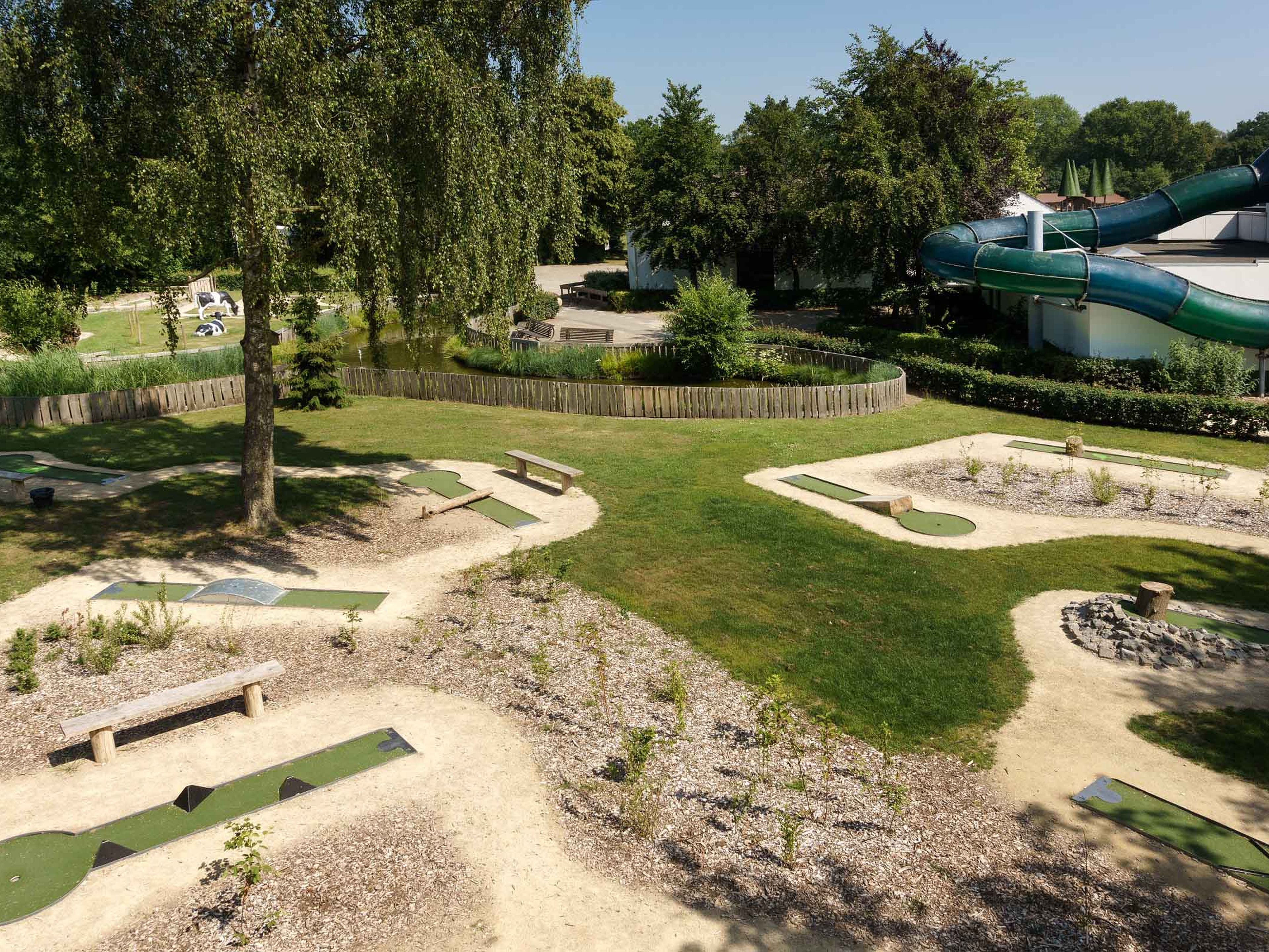 Holes van de midgetgolfbaan van Vakantiepark Dierenbos