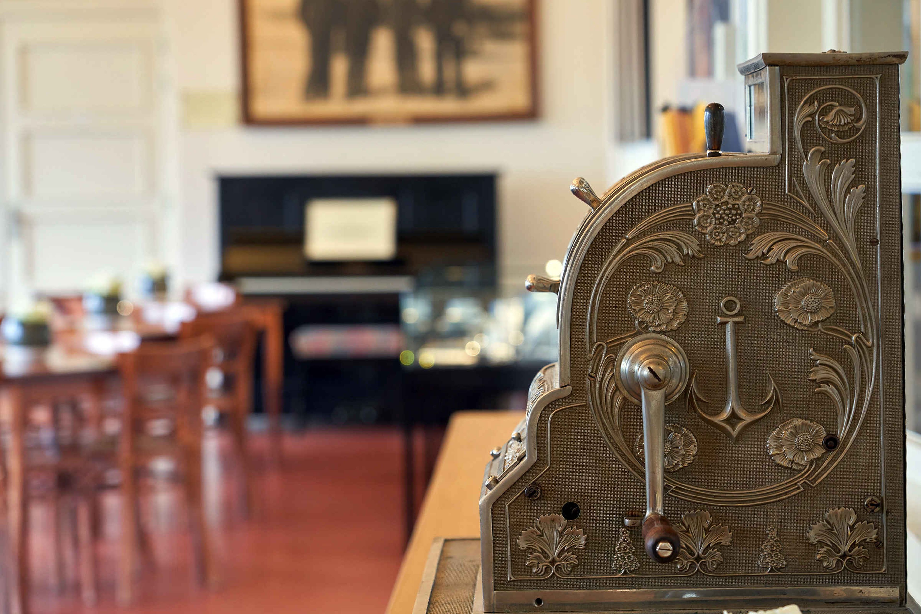 Een oude kassa in het Grand Cafe van Aviodrome Zakelijk