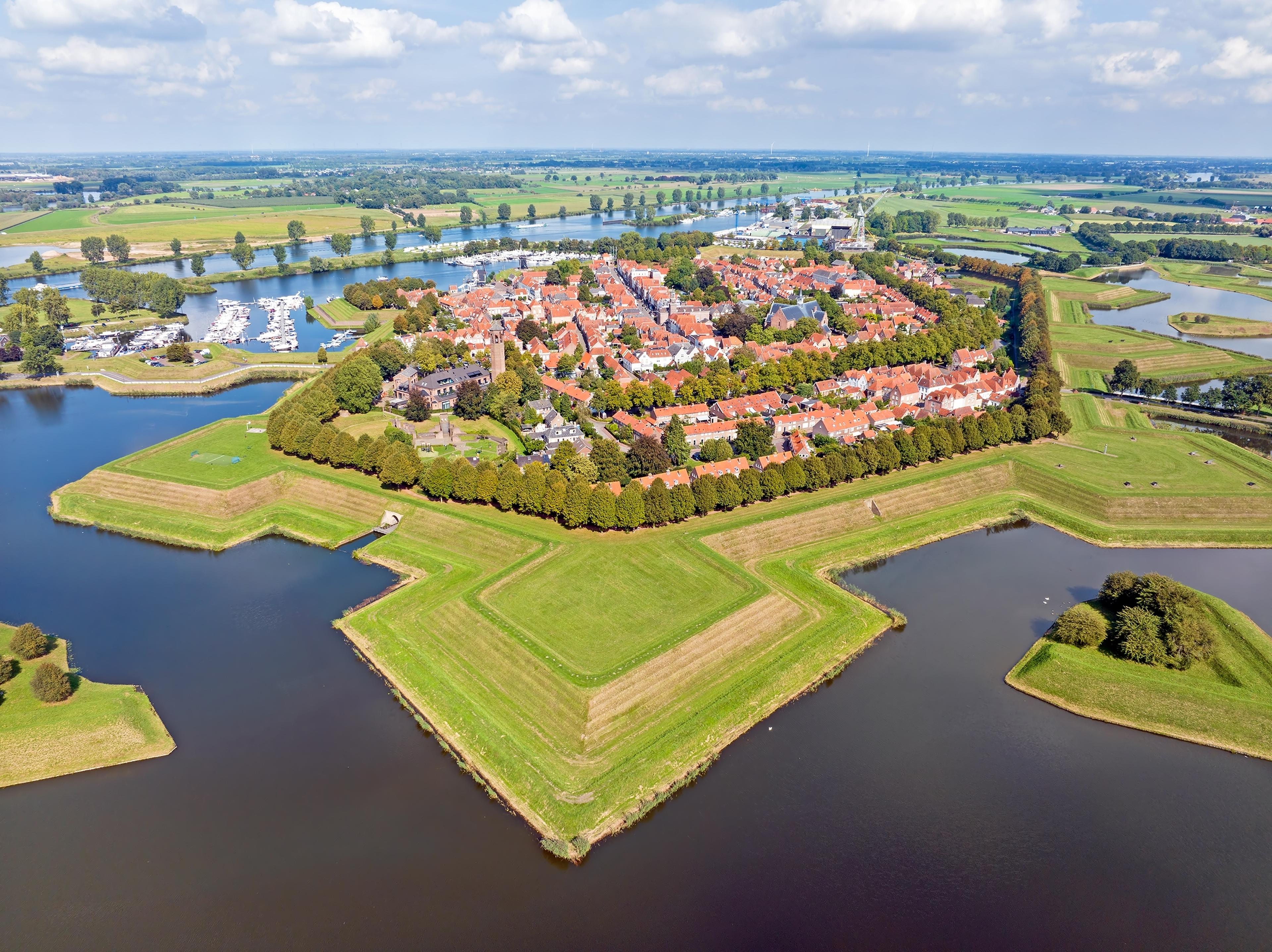 Vestingstad Heusden nabij Kasteel Steenenburg