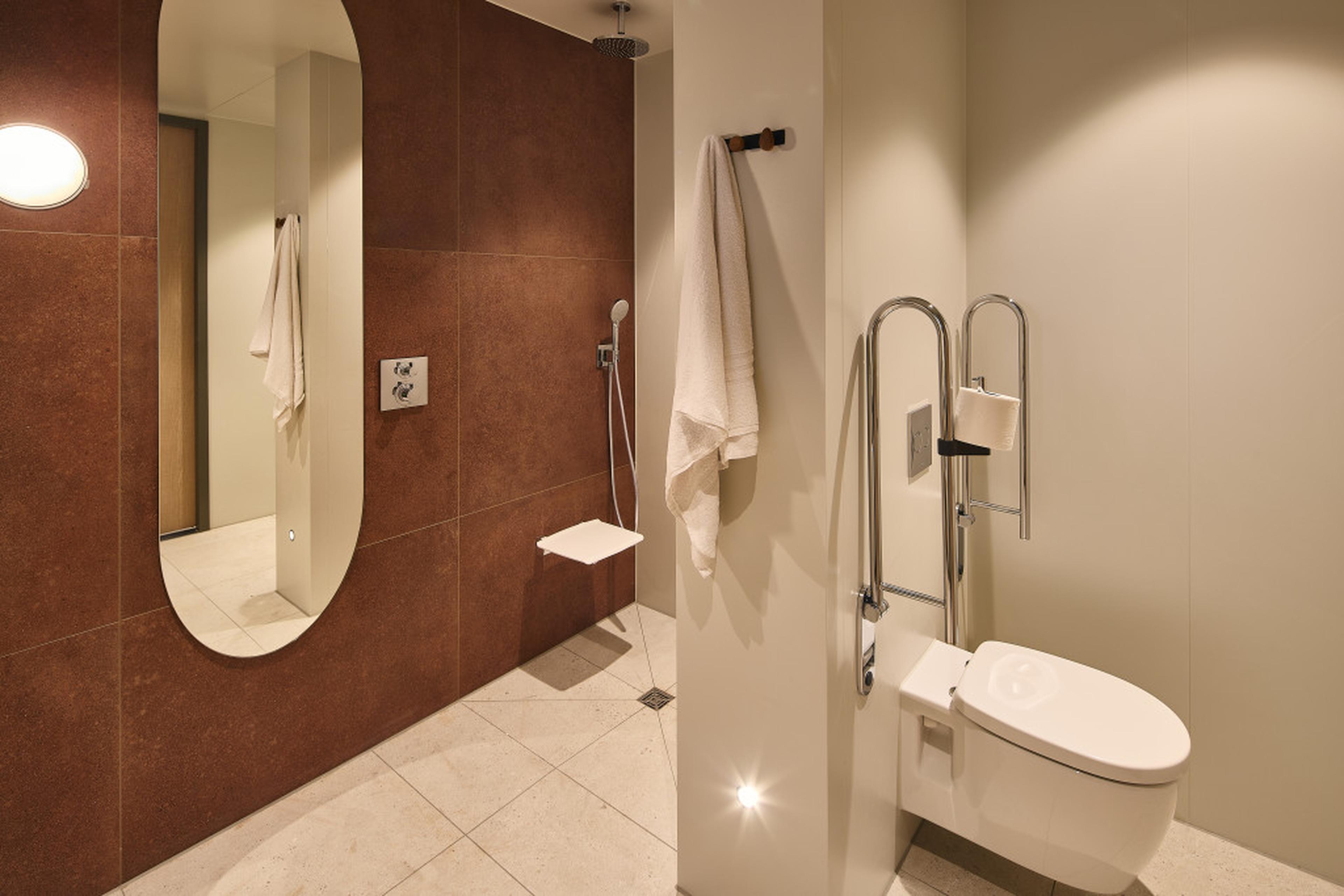 Rolstoelvriendelijke badkamer