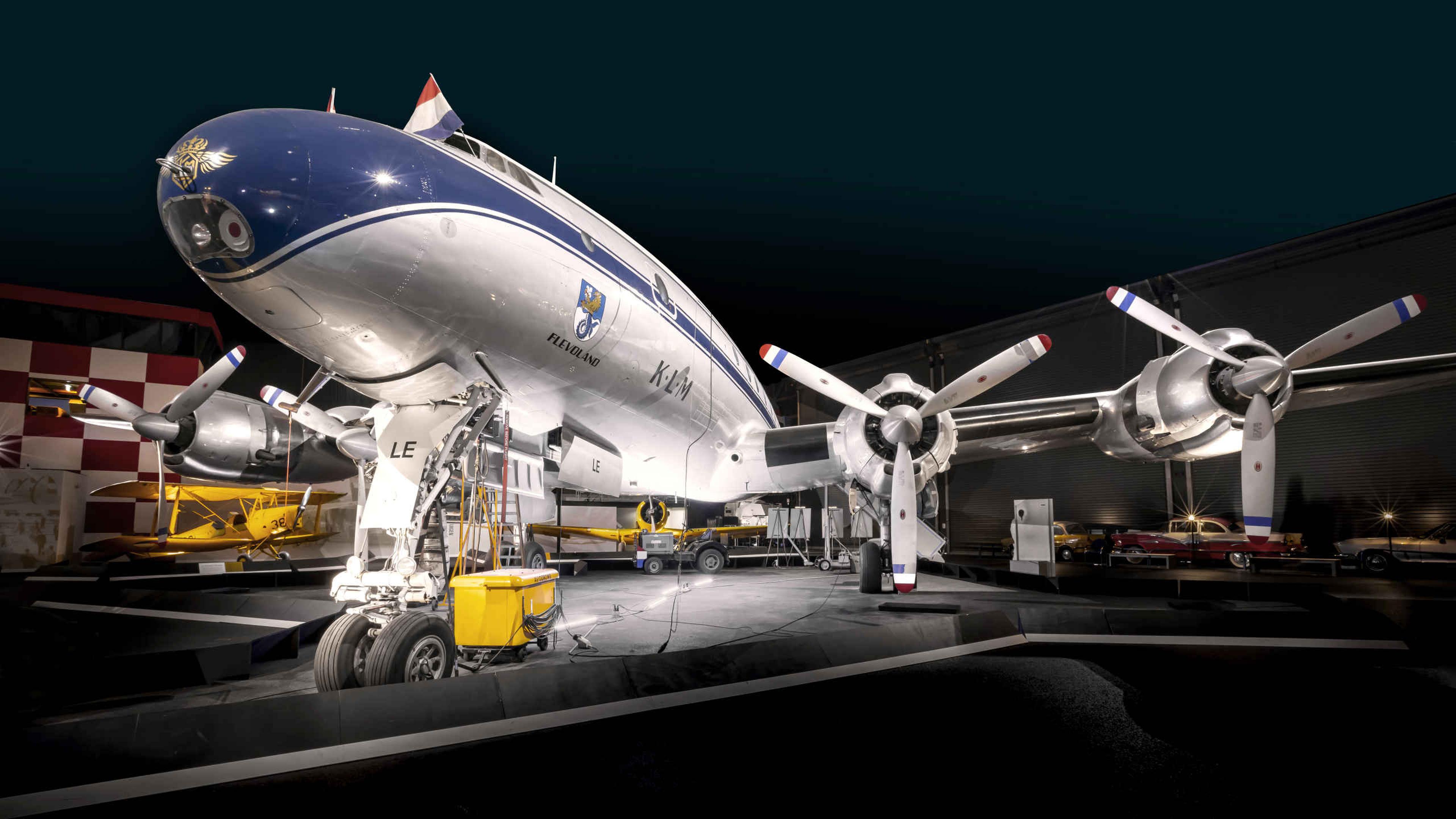 Expositie Lockheed Constellation 749 hoofdgebouw Luchtvaartmuseum Aviodrome
