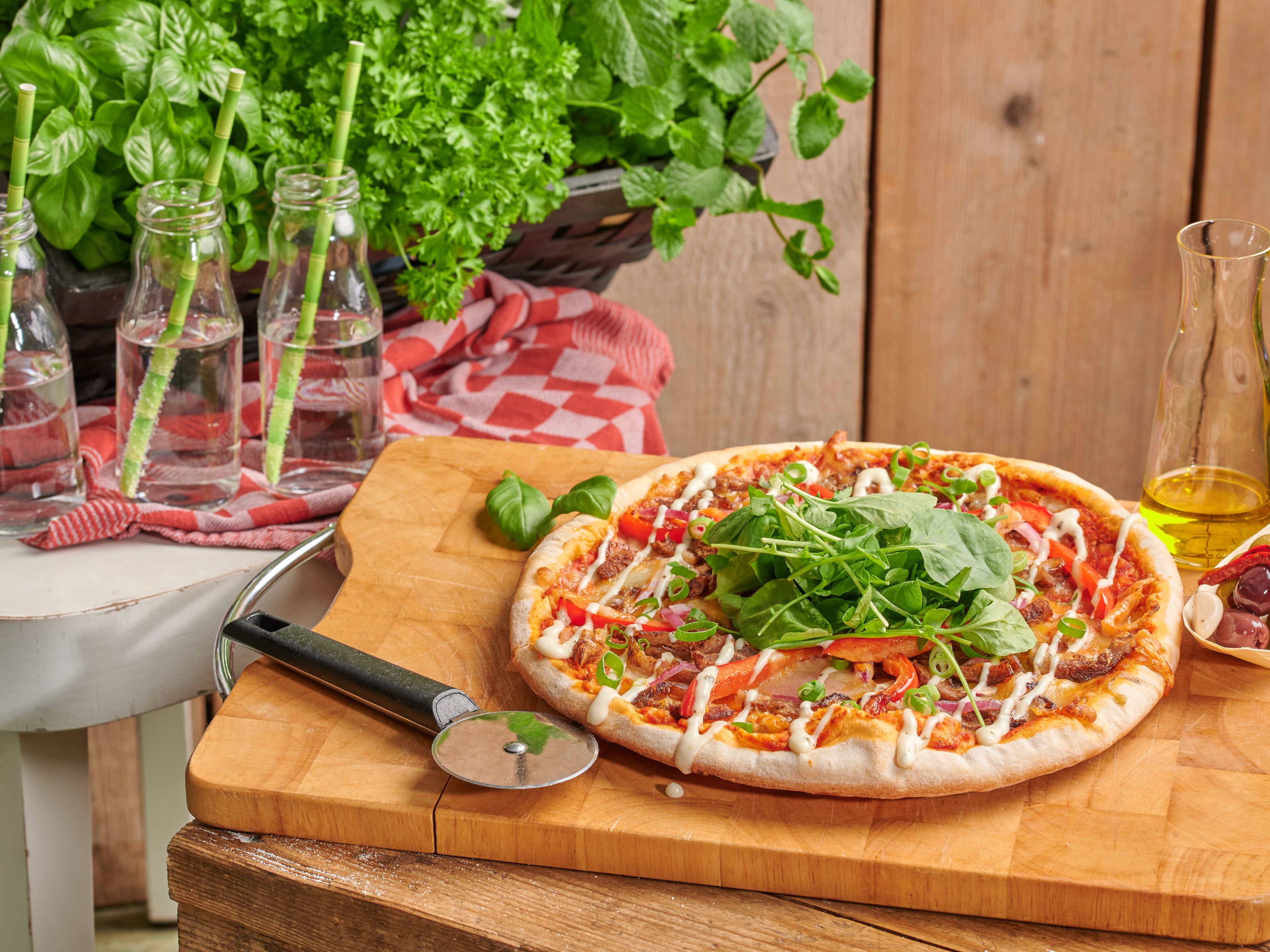 Pizza bij het Snackhuys van Vakantiepark Dierenbos