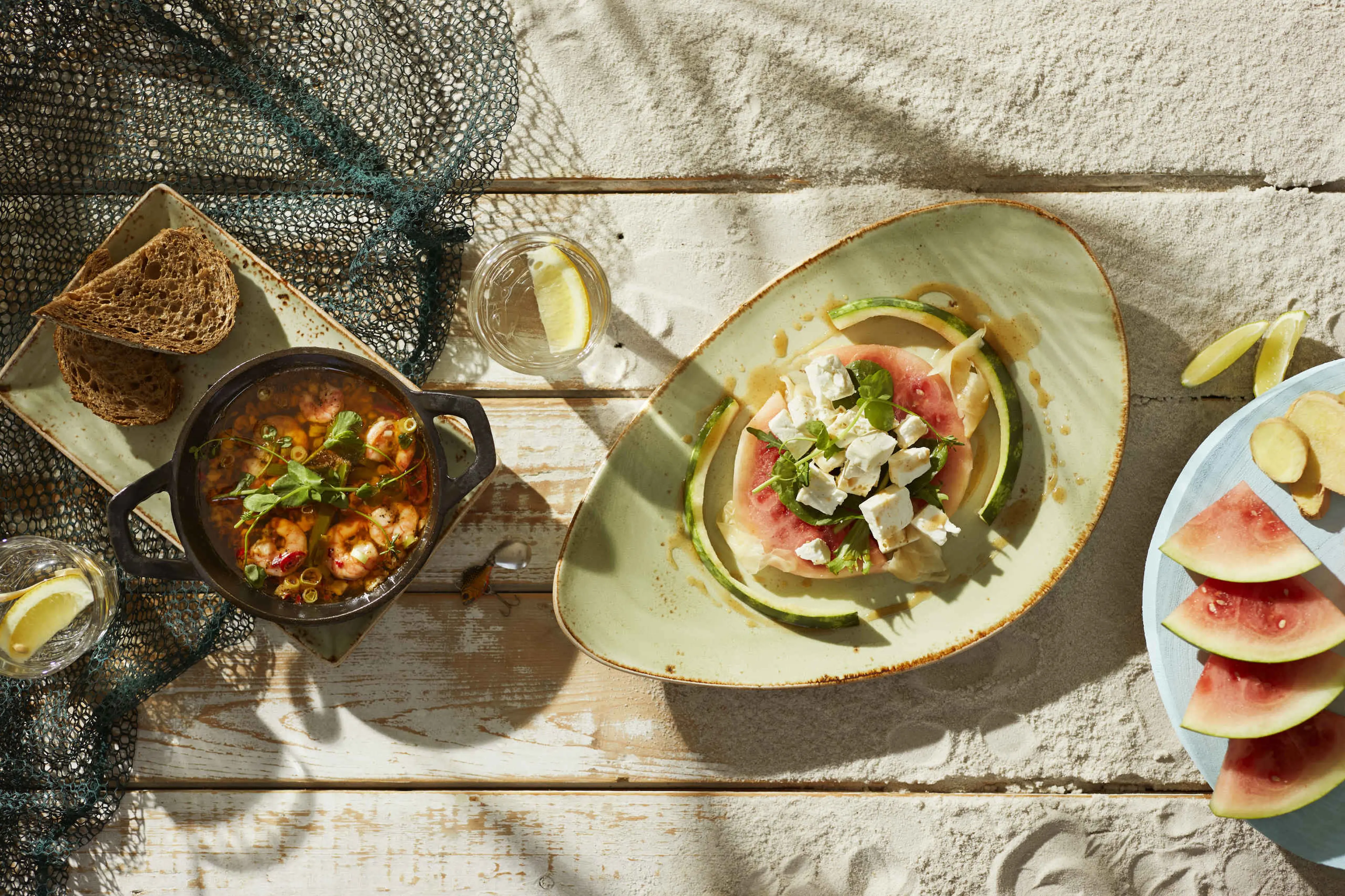 Een foto van verschillende voorgerechten bij restaurant Labadi Lake Resort Beekse Bergen.