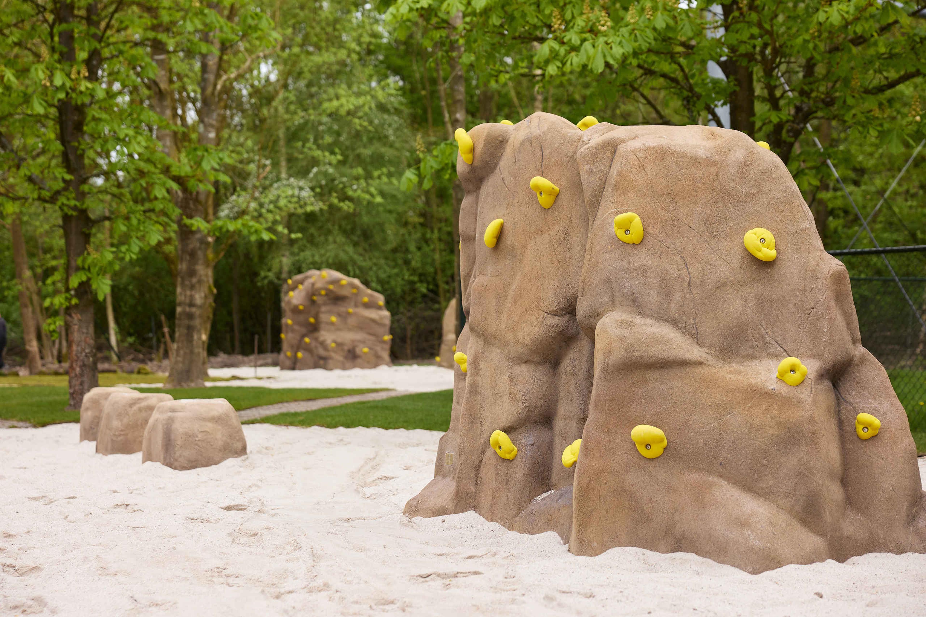Een gedeelte van het boulderpark bij Klimrijk Brabant