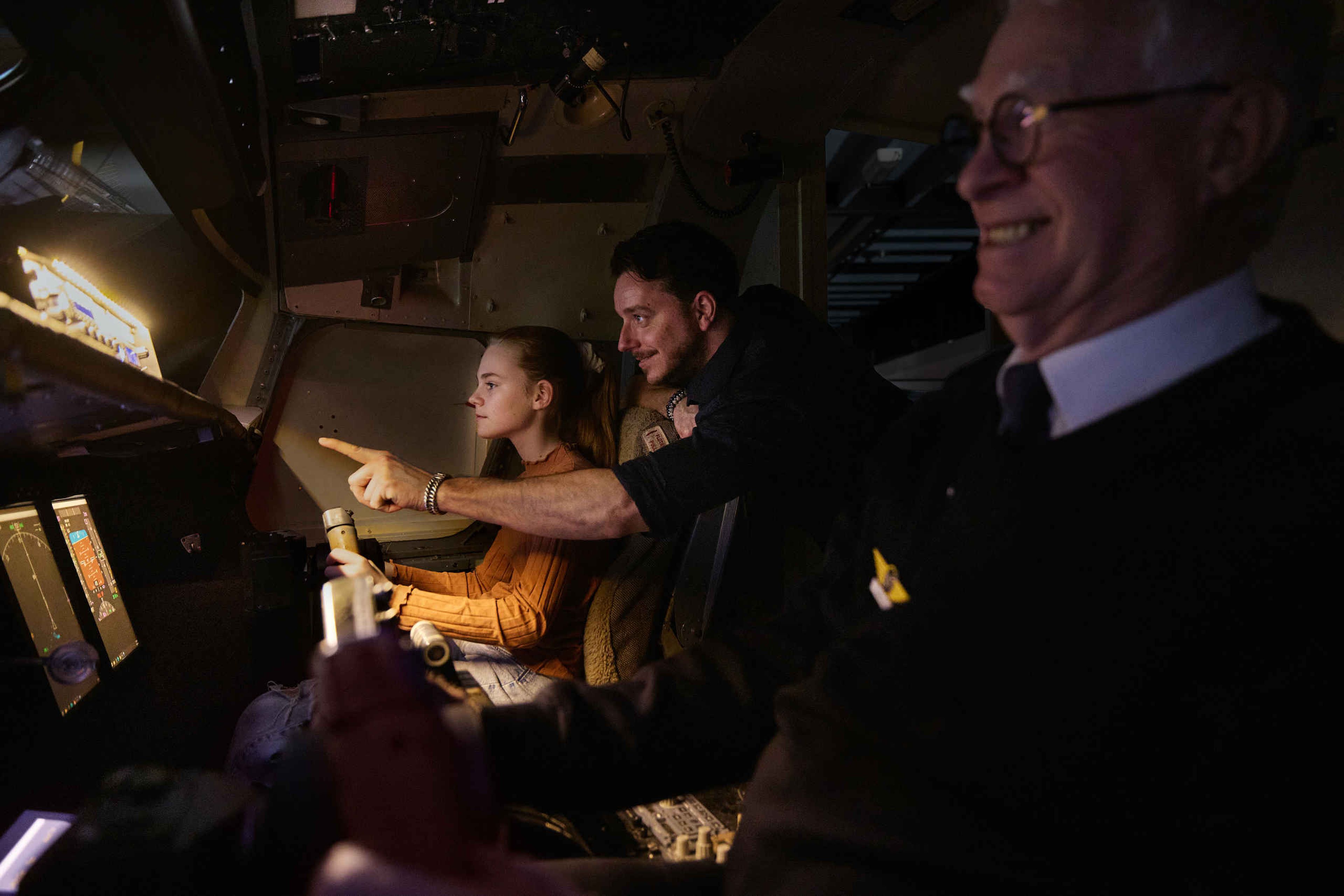 Winter vluchtsimulator kind vrijwilliger droge zee Luchtvaartmuseum Aviodrome