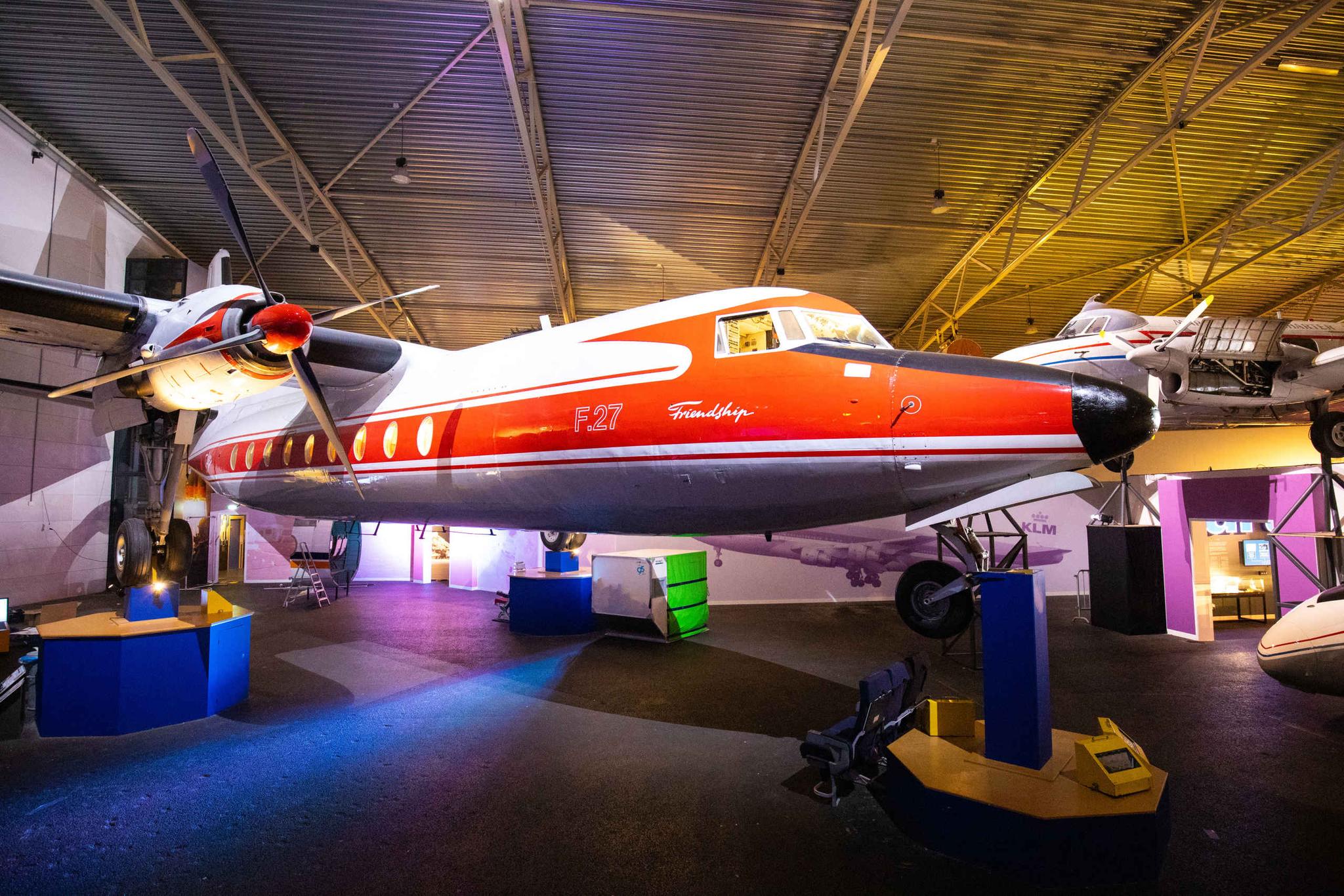 Een Fokker F-27 in de 100 jaar burgerluchtvaartmuseum in Luchtvaartmuseum Aviodrome