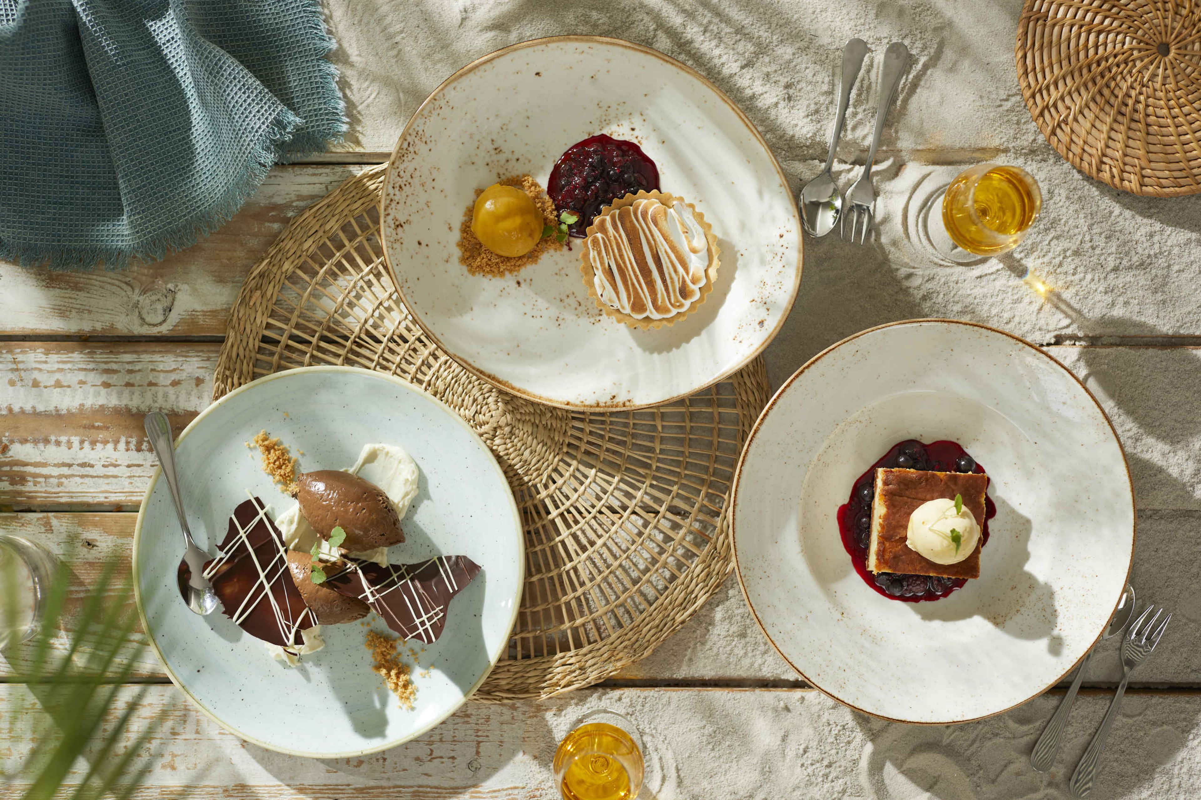 Een selectie van nagerechten die je kunt bestellen bij restaurant Labadi op Lake Resort Beekse Bergen.