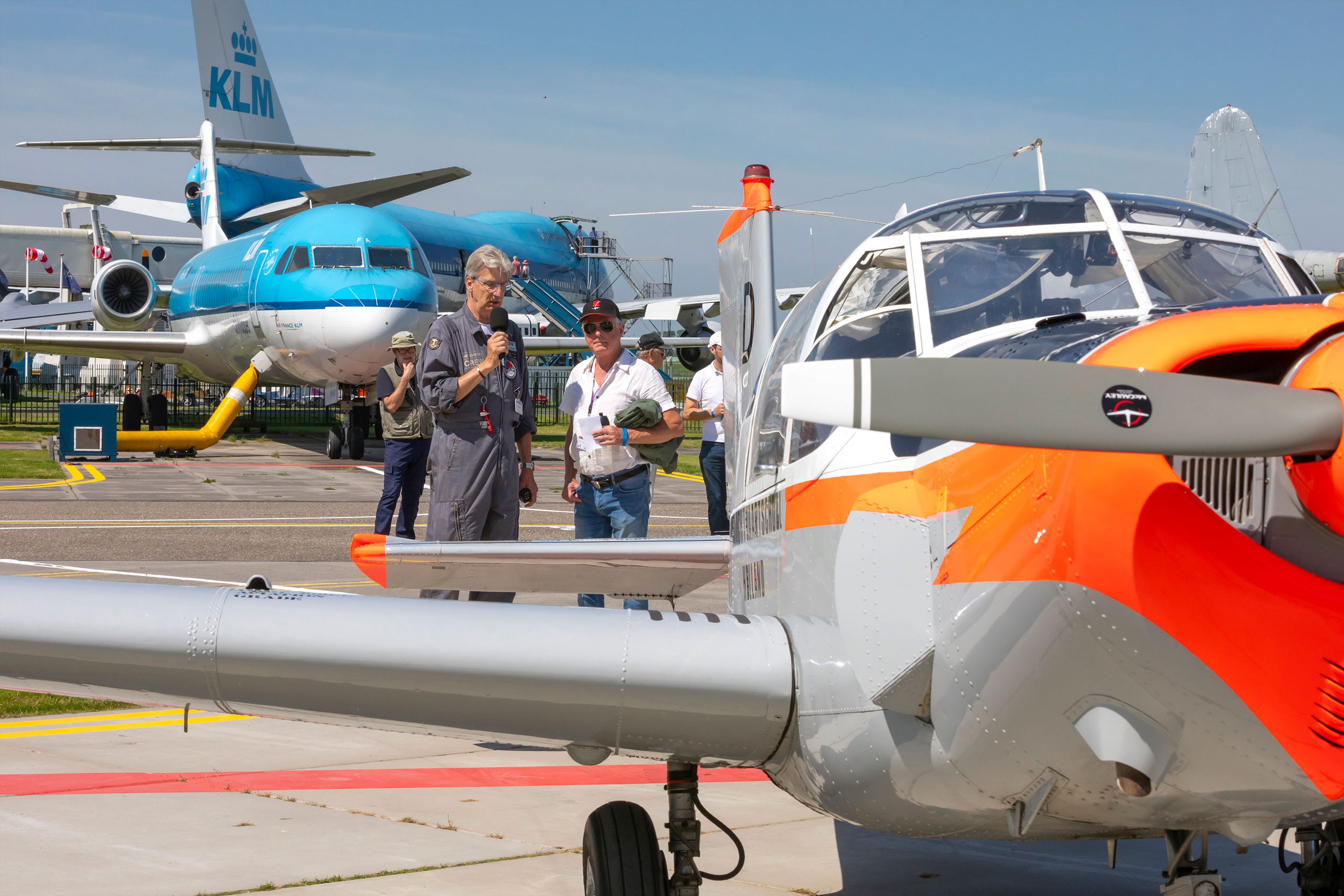 Een interview tijdens een Fly-in bij Luchtvaartmuseum Aviodrome