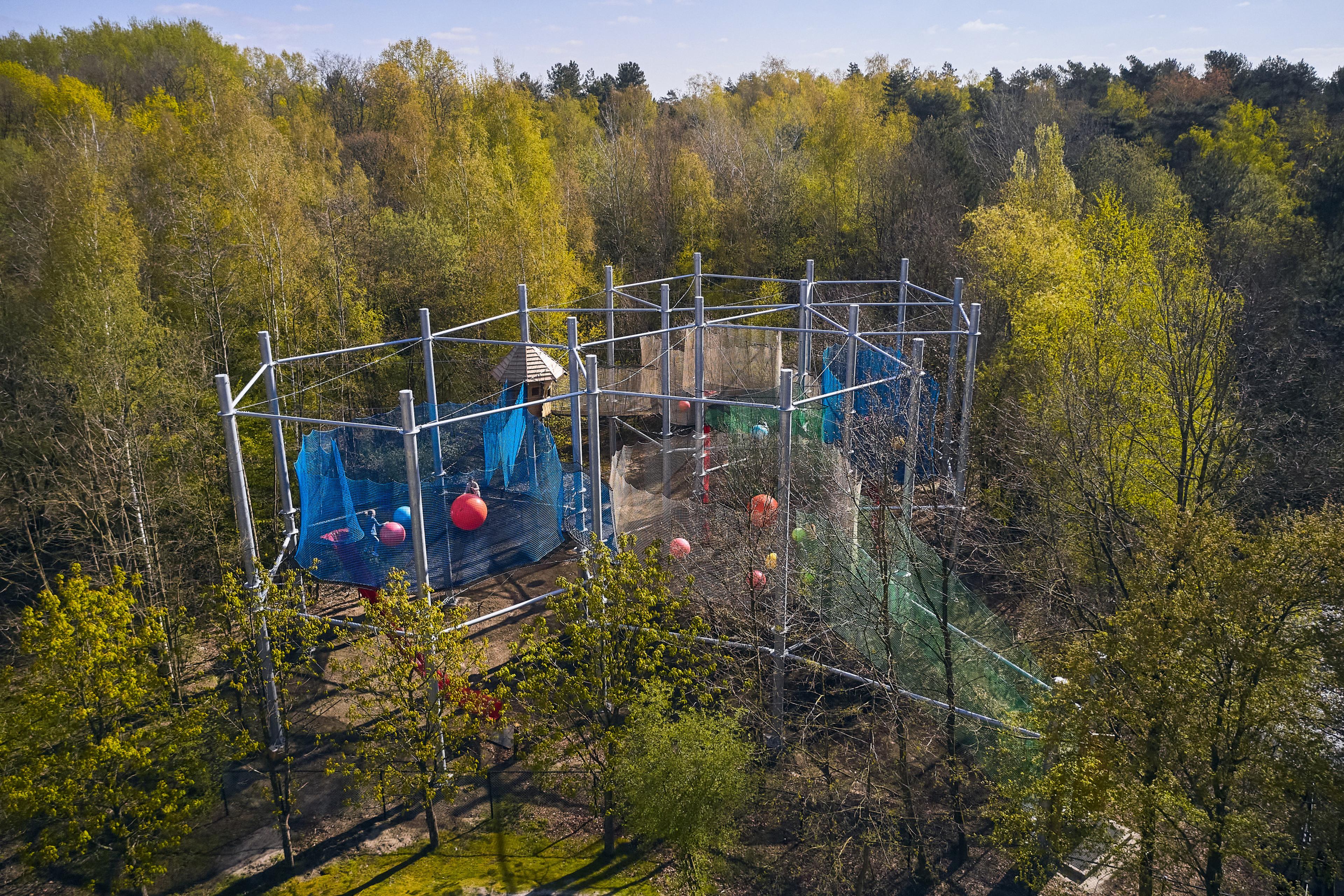 Luchtfoto van Netten Adventure bij Klimrijk Brabant