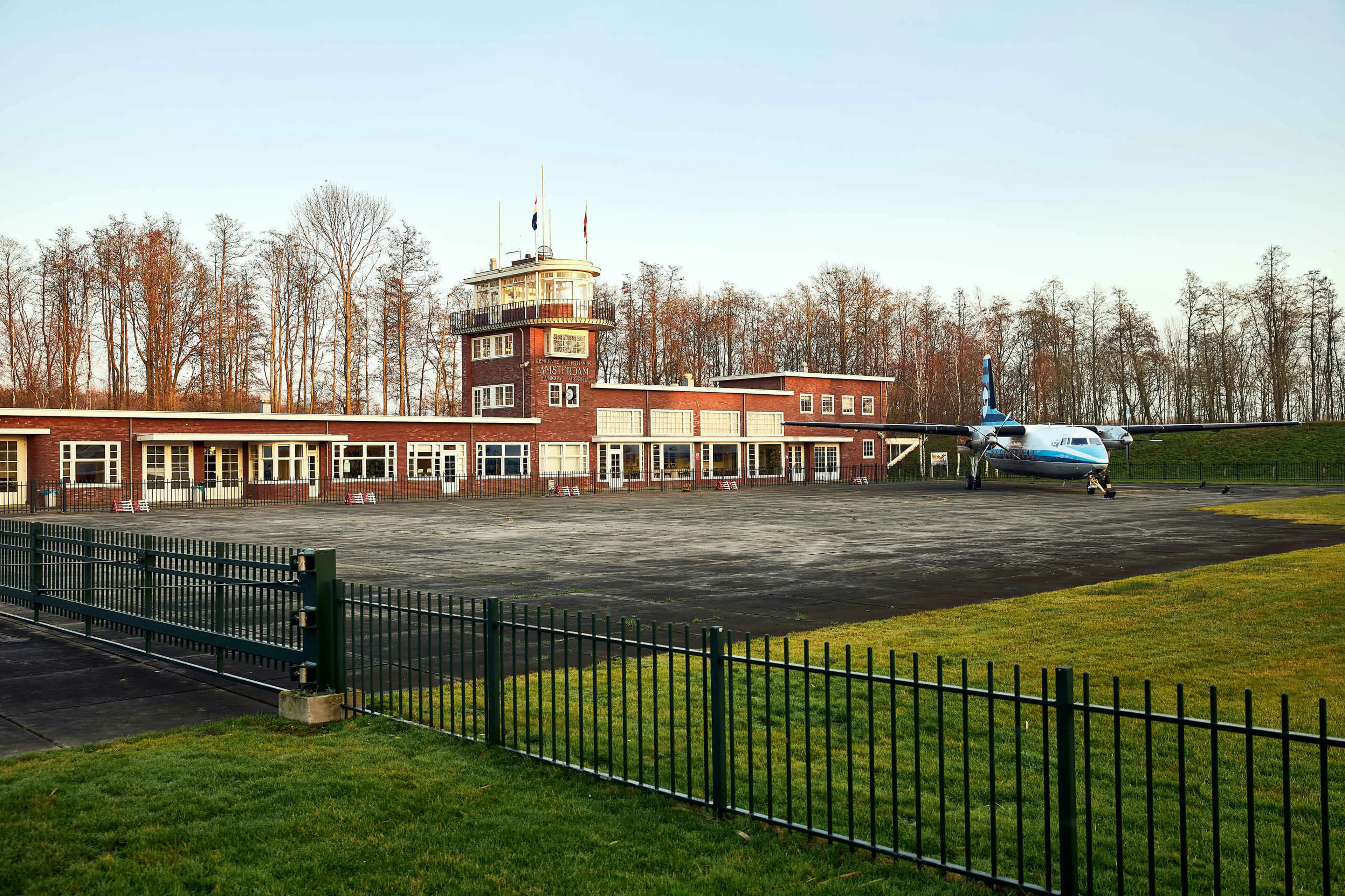 Het Schiphol 1928 gebouw bij Luchtvaartmuseum Aviodrome