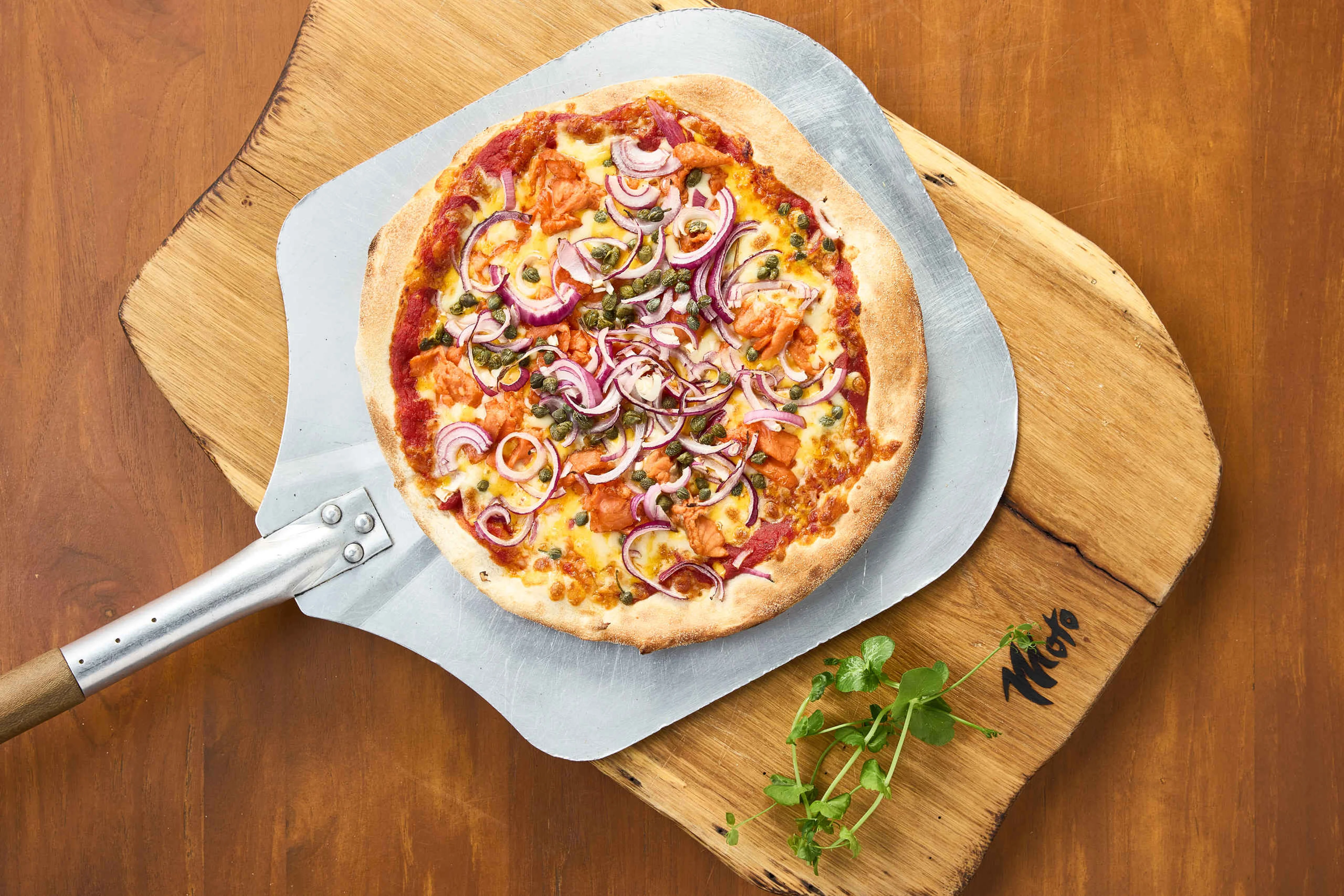 Laat een pizza bezorgen of haal deze af bij restaurant Moto in Safari Resort Beekse Bergen.
