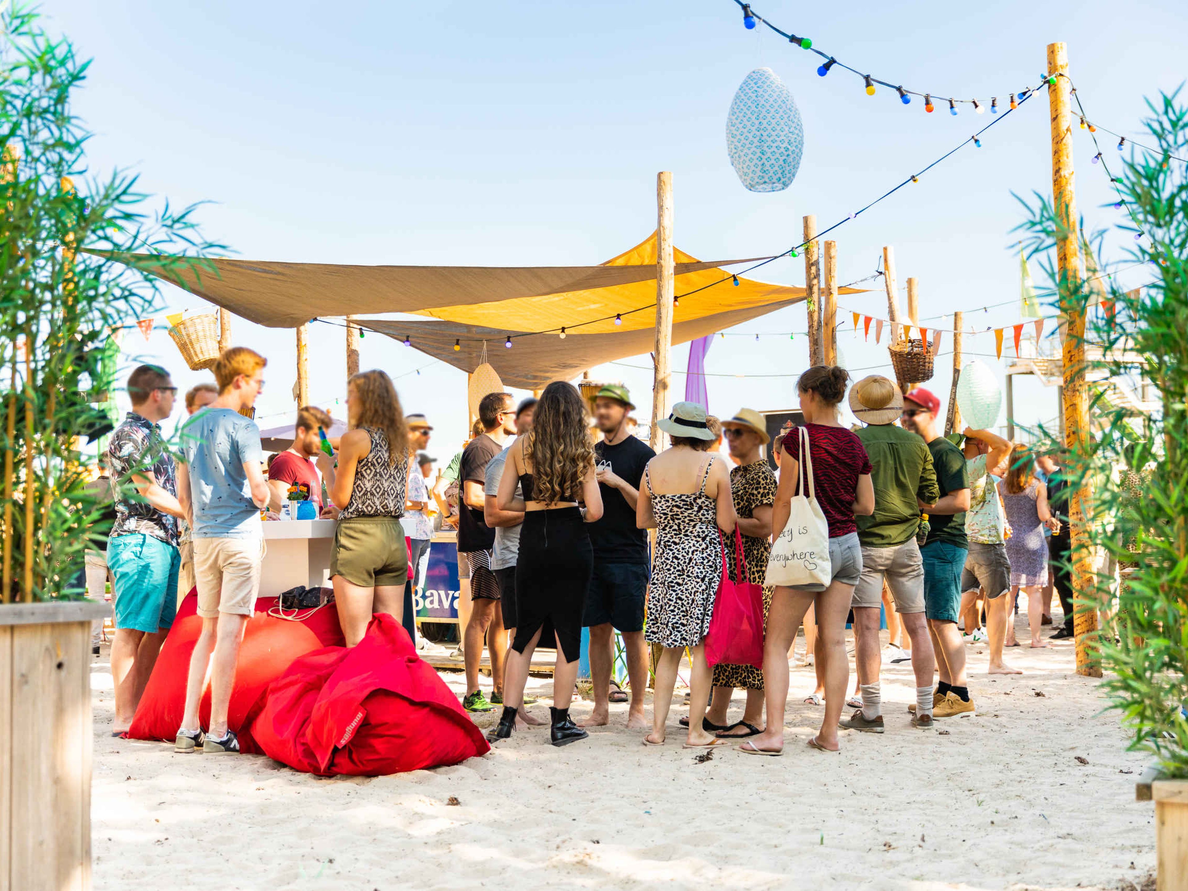 Zakelijke familiedag op het strand bij Speelland Beekse Bergen