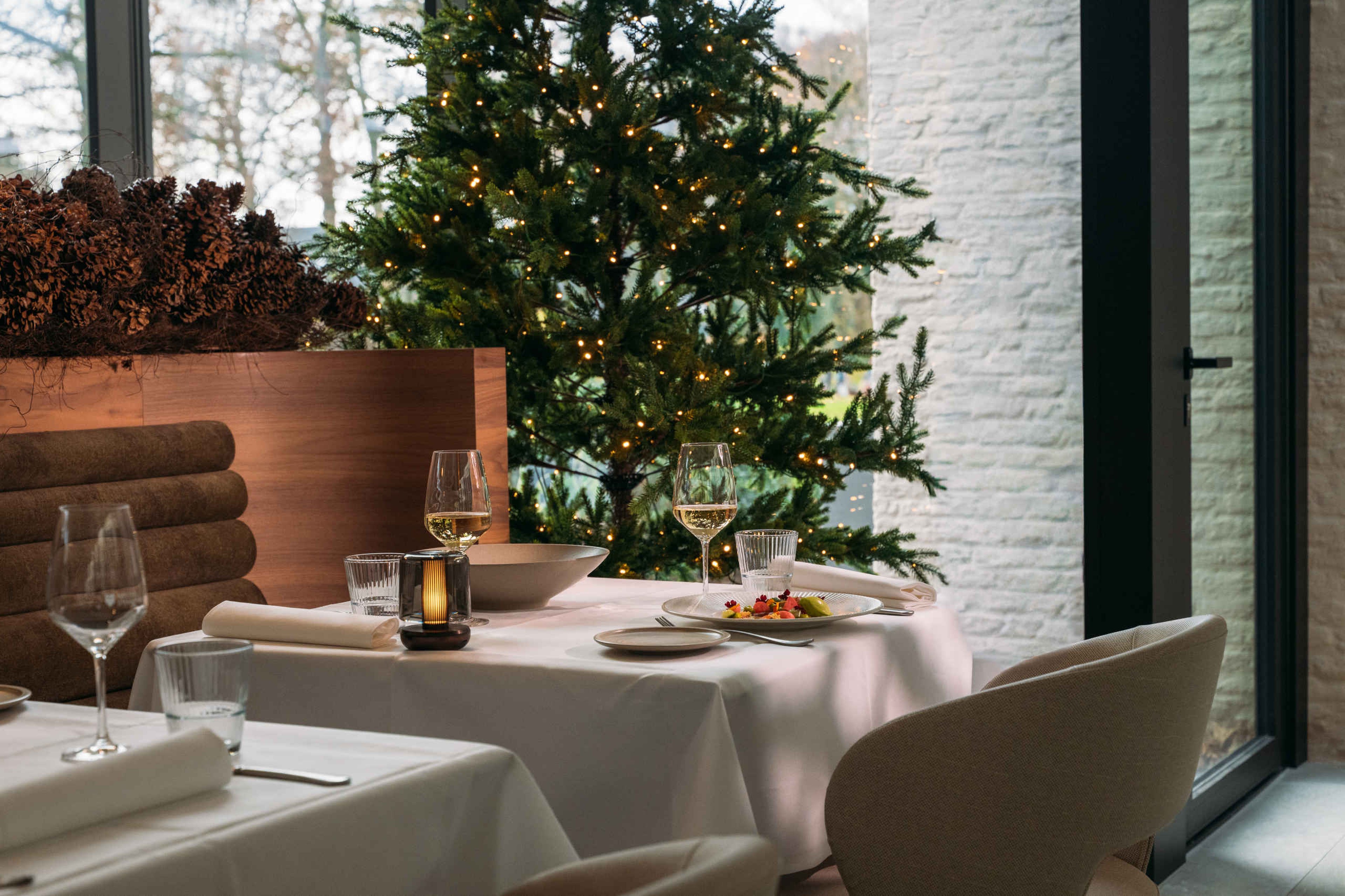 Tafelsetting tijdens kerst in Orangerie Steenenburg in Kasteel Steenenburg