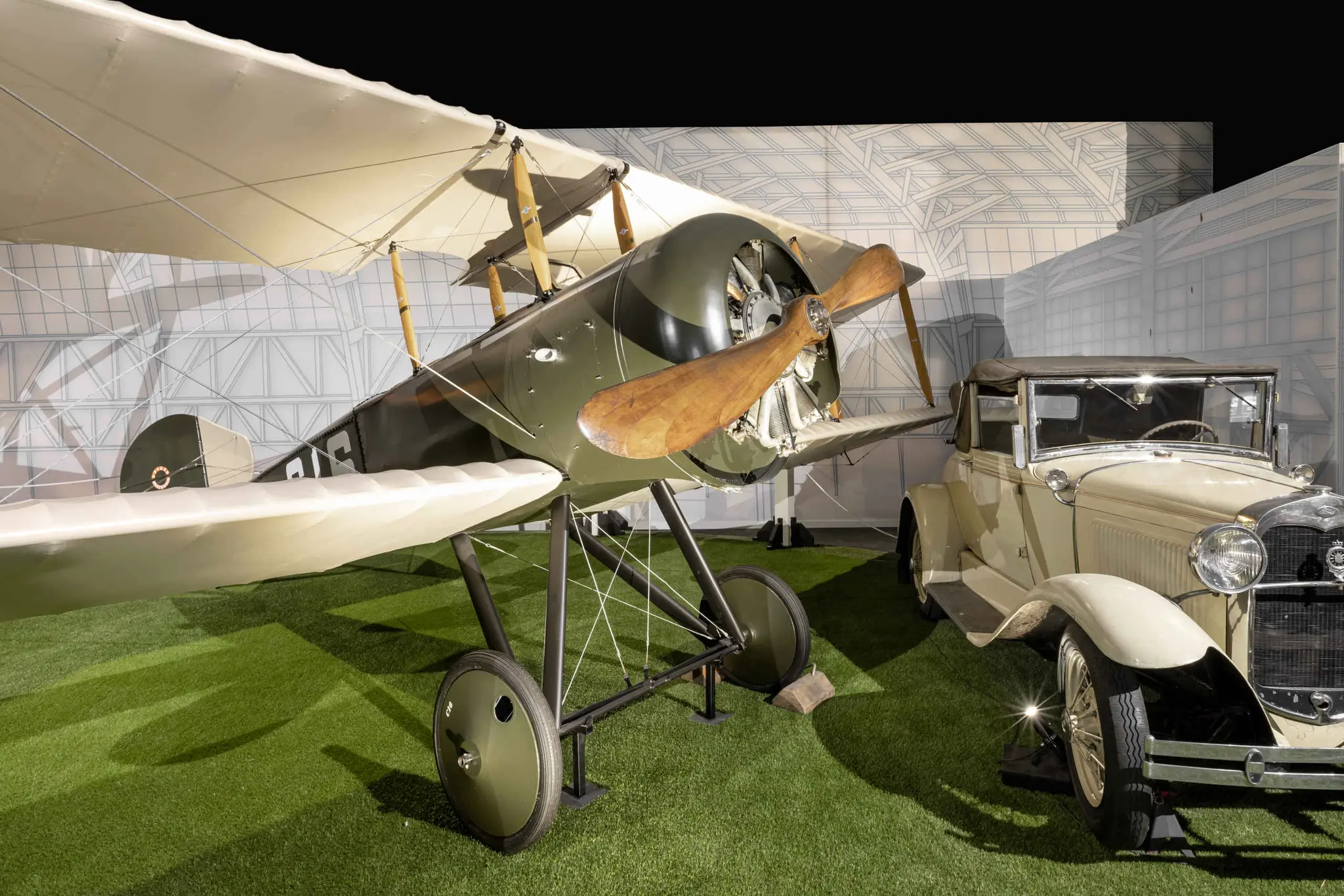 Collectie hoofdgebouw expositie Spyker V2 Luchtvaartmuseum Aviodrome