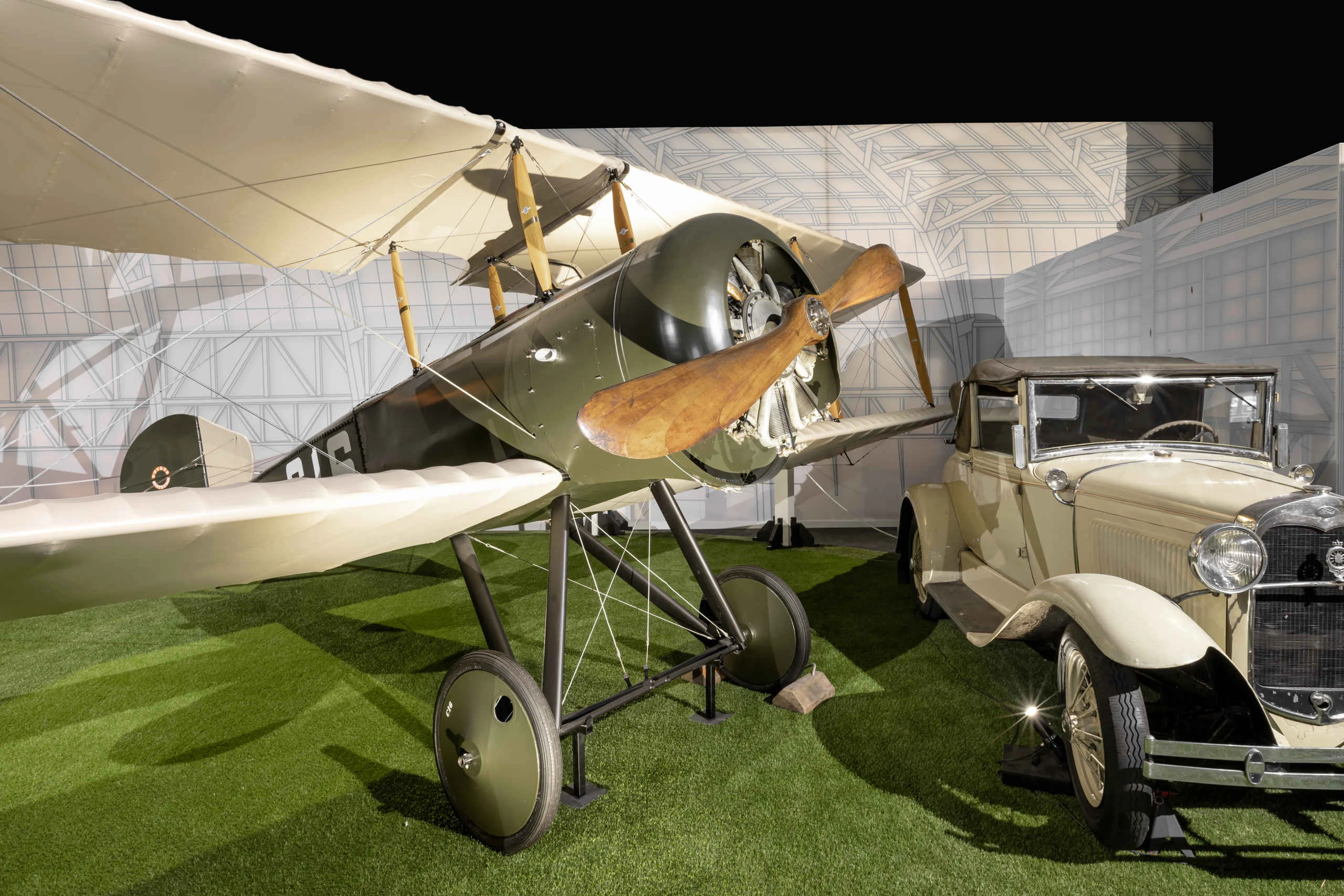 Collectie hoofdgebouw expositie Spyker V2 Luchtvaartmuseum Aviodrome