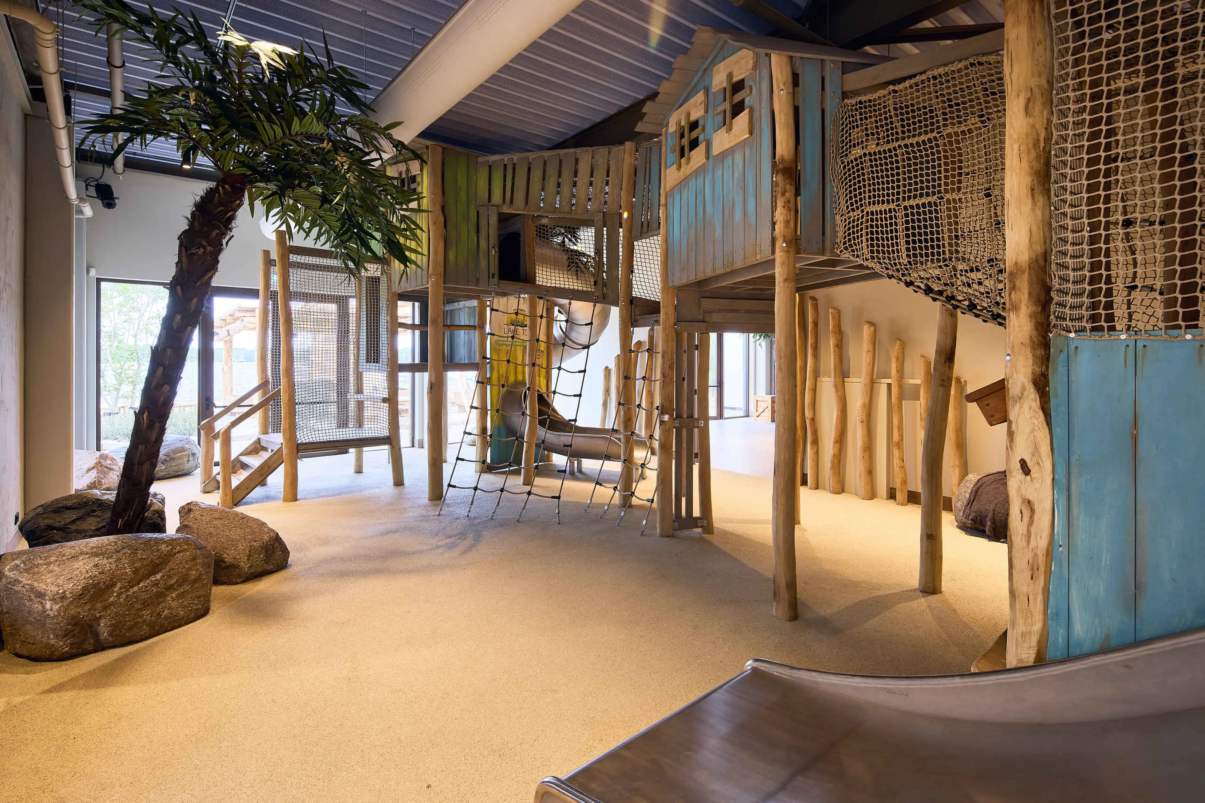 Binnenspeeltuin bij Lake Resort Beekse Bergen