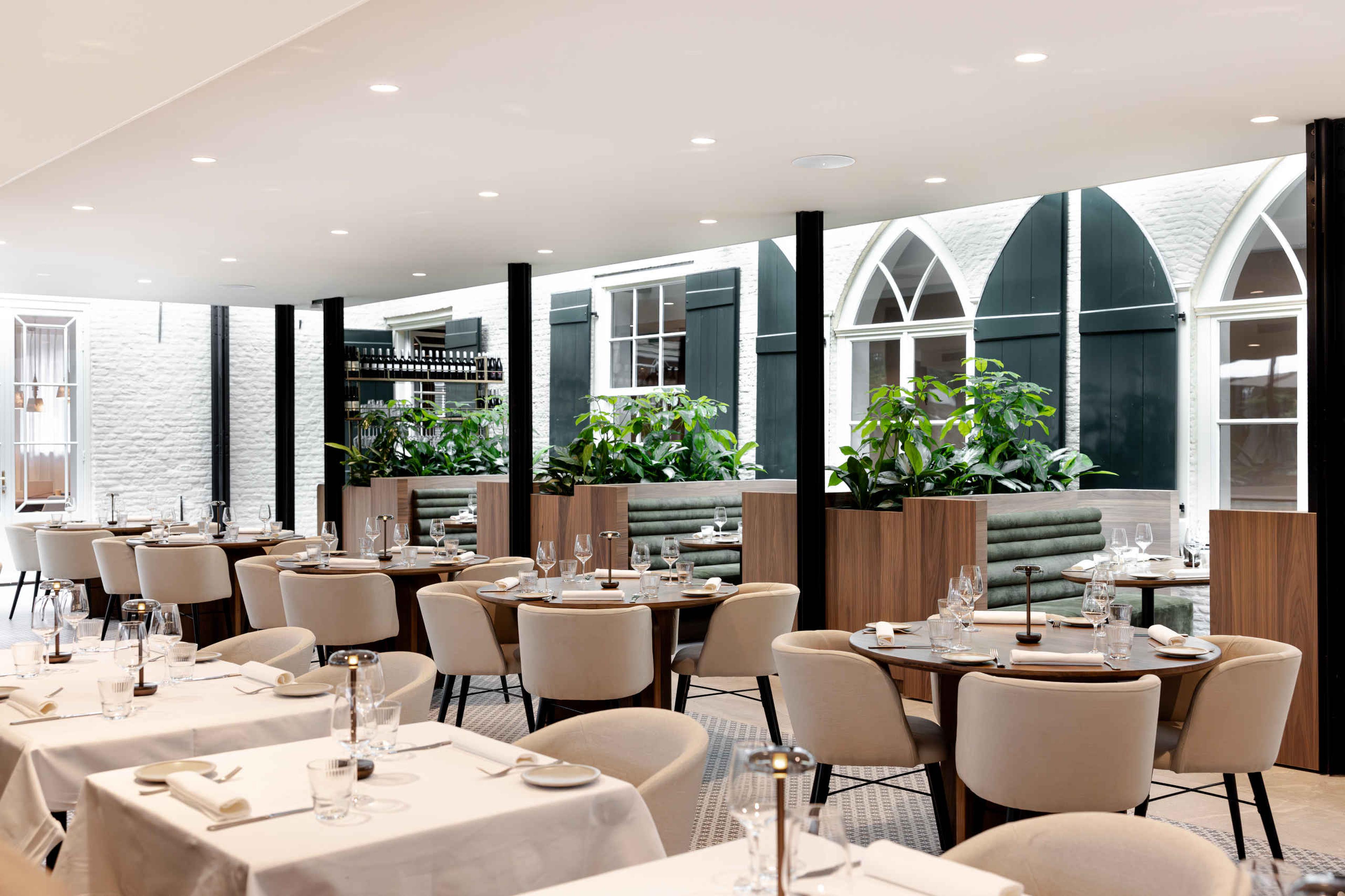 Overview restaurant settting Orangerie Steenenburg