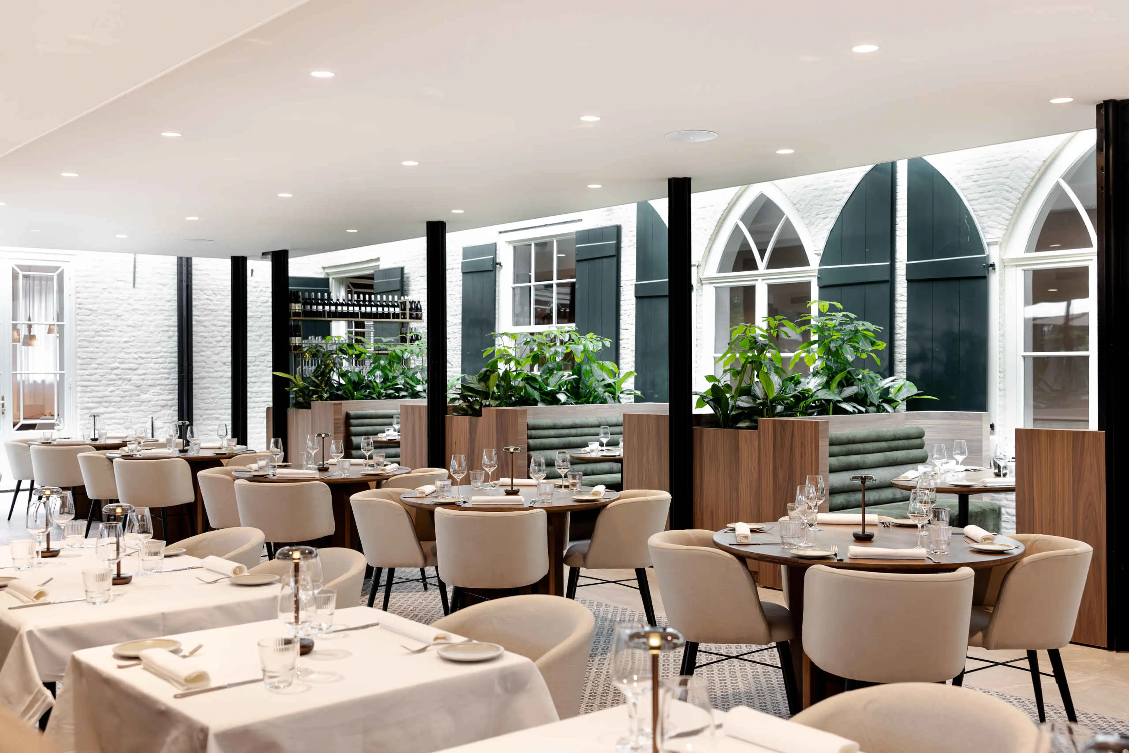 Overview restaurant settting Orangerie Steenenburg