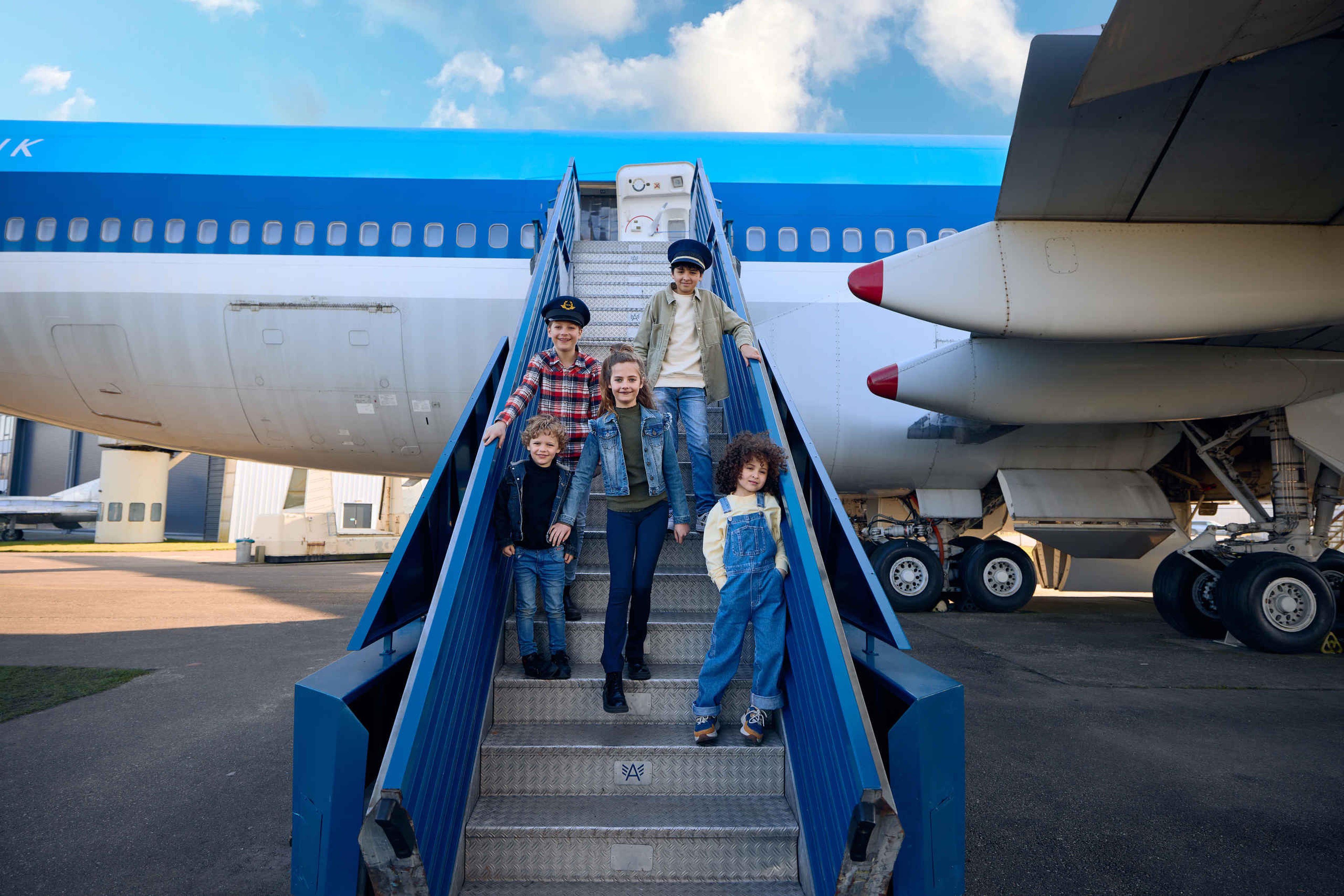 Kinderen vliegtuig KLM Boeing 747 Luchtvaartmuseum Aviodrome