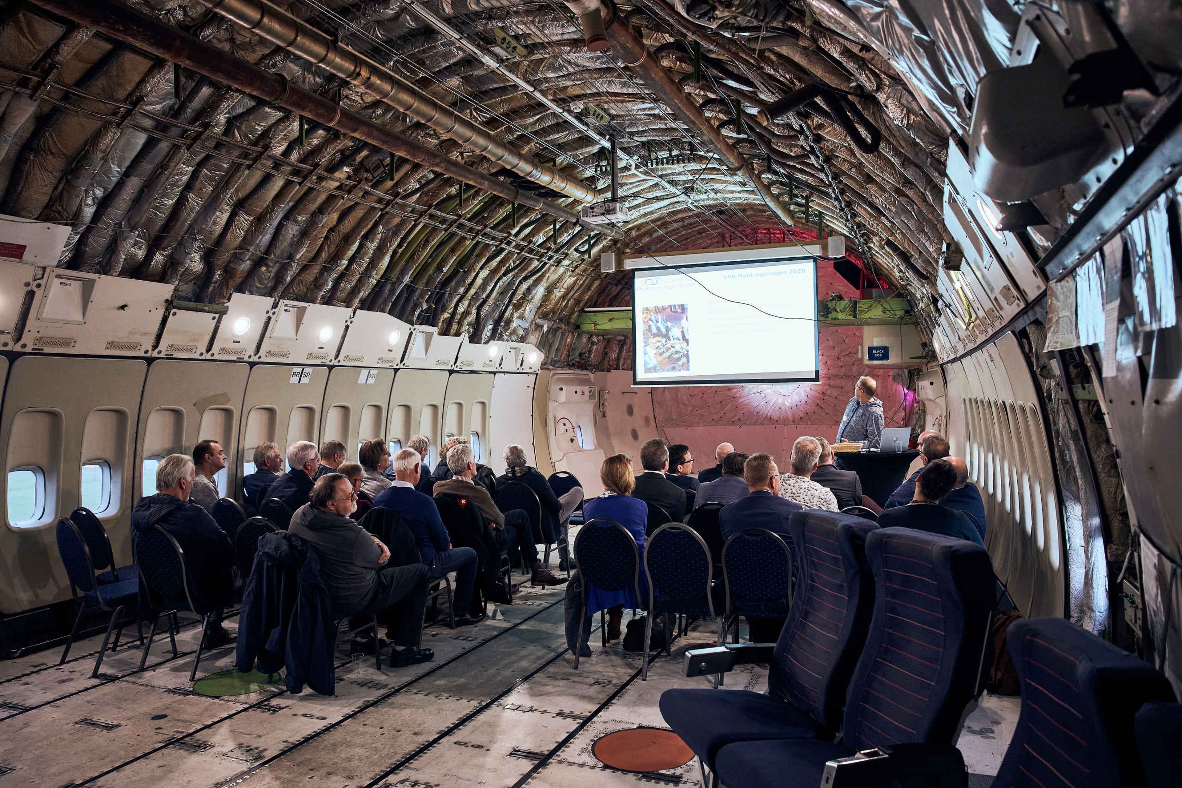 Een presentatie in het vrachtruim van de boeing 747 van Aviodrome