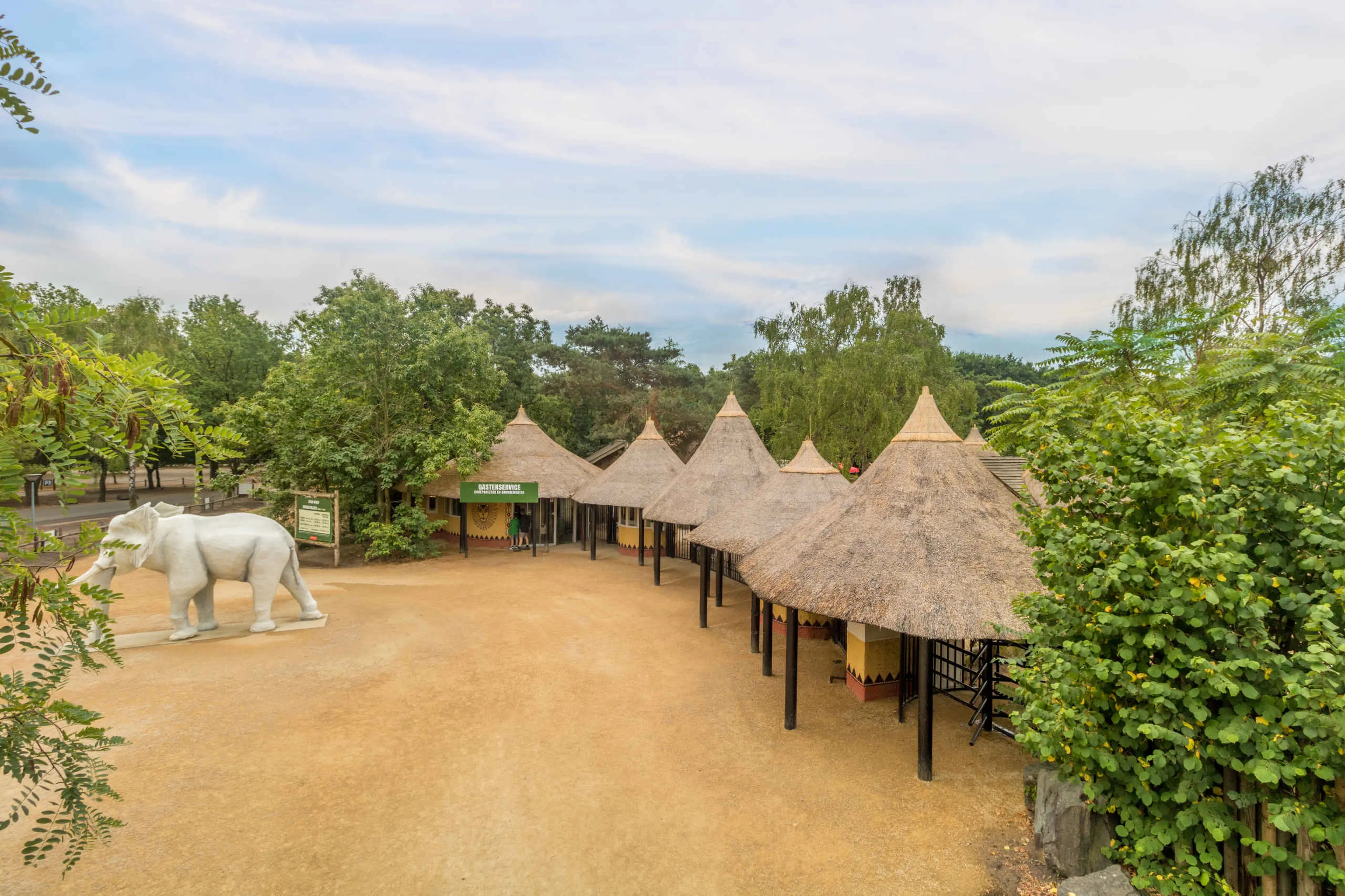 Entree bij het safariplein in Safaripark Beekse Bergen
