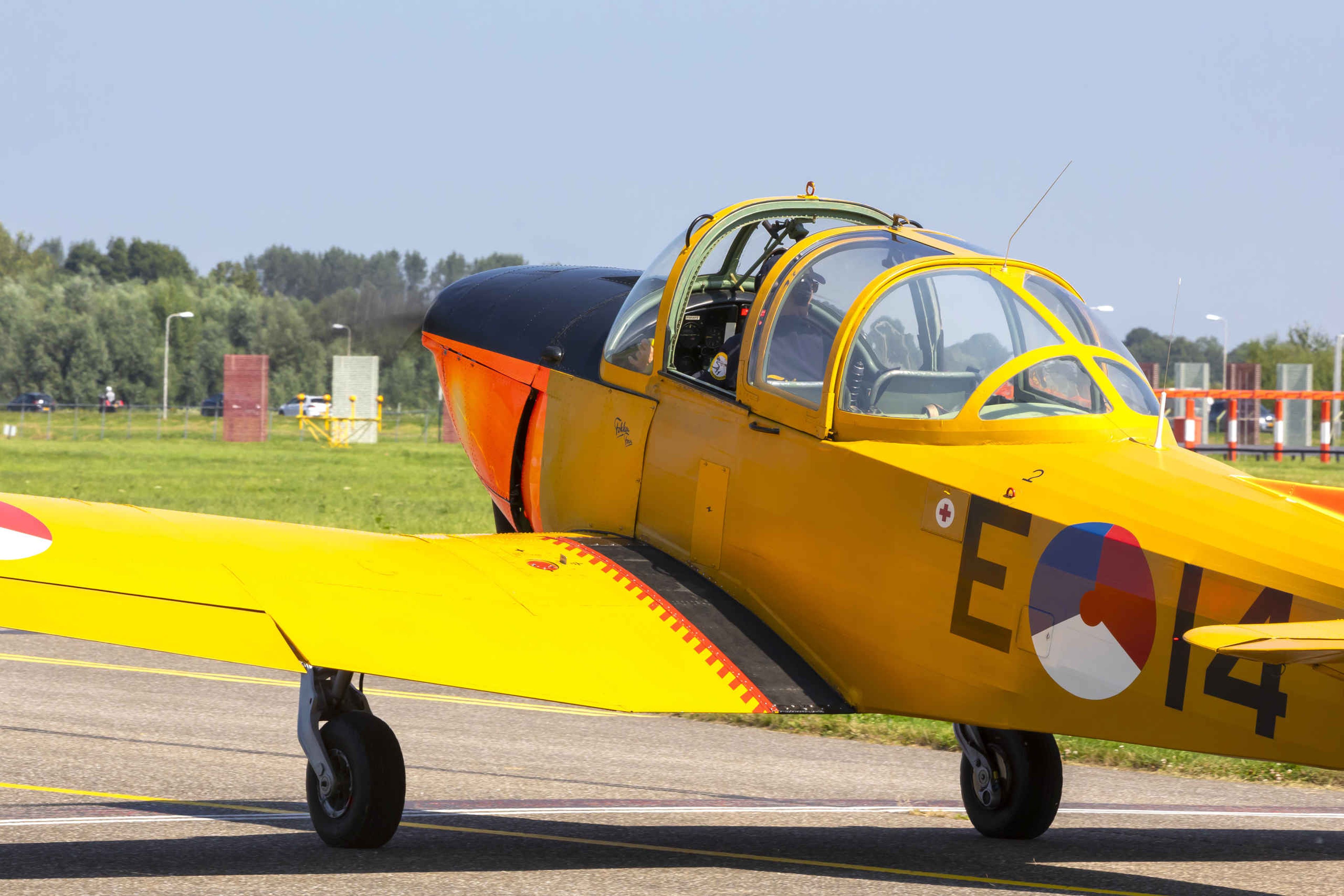 De Fokker S.11 op de landingsbaan bij Luchtvaartmuseum Aviodrome