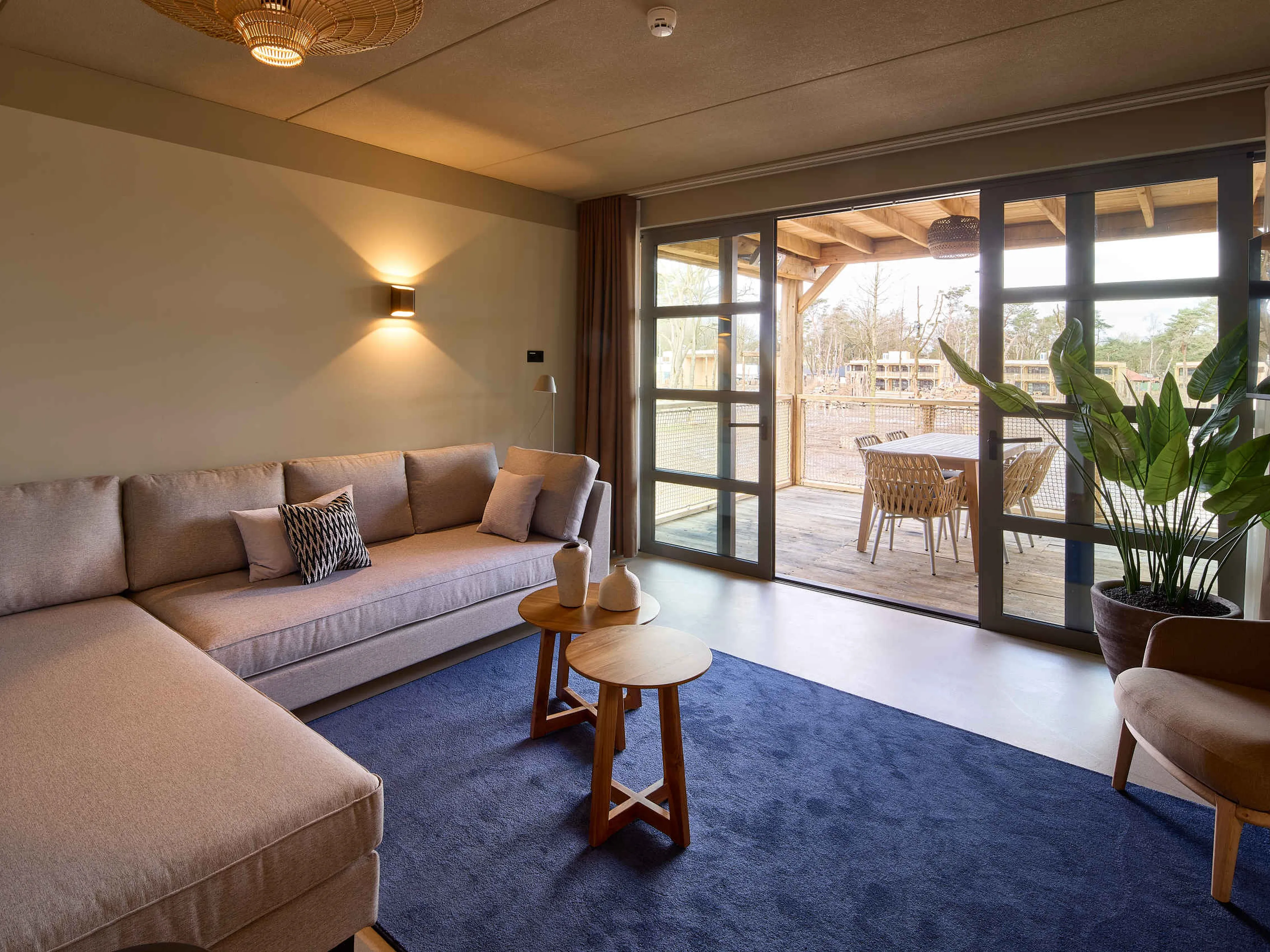 Uitzicht vanuit de Savanne Suite op Safari Hotel Beekse Bergen