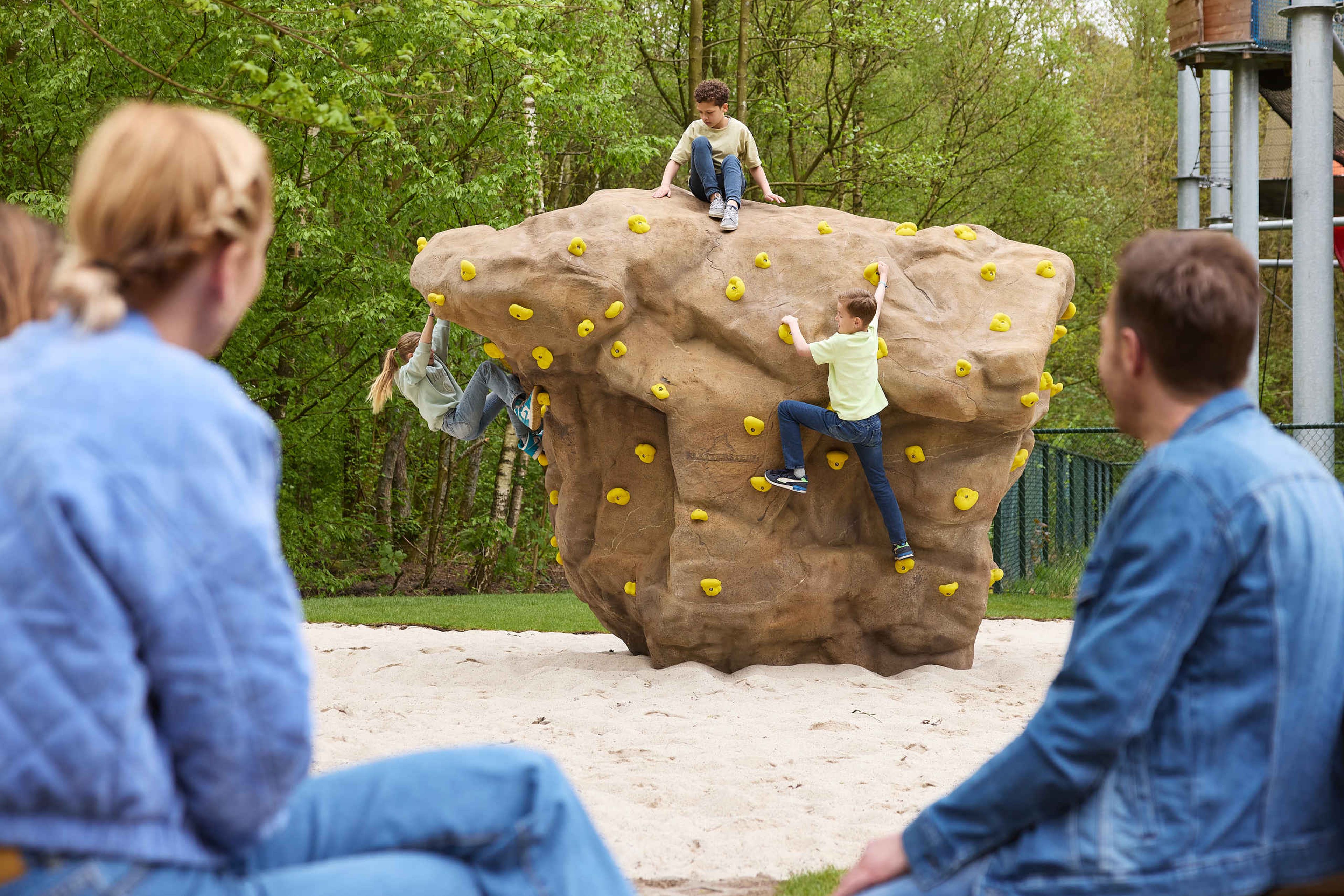 Boulderen kinderen klimmen doorkijk Klimrijk Brabant