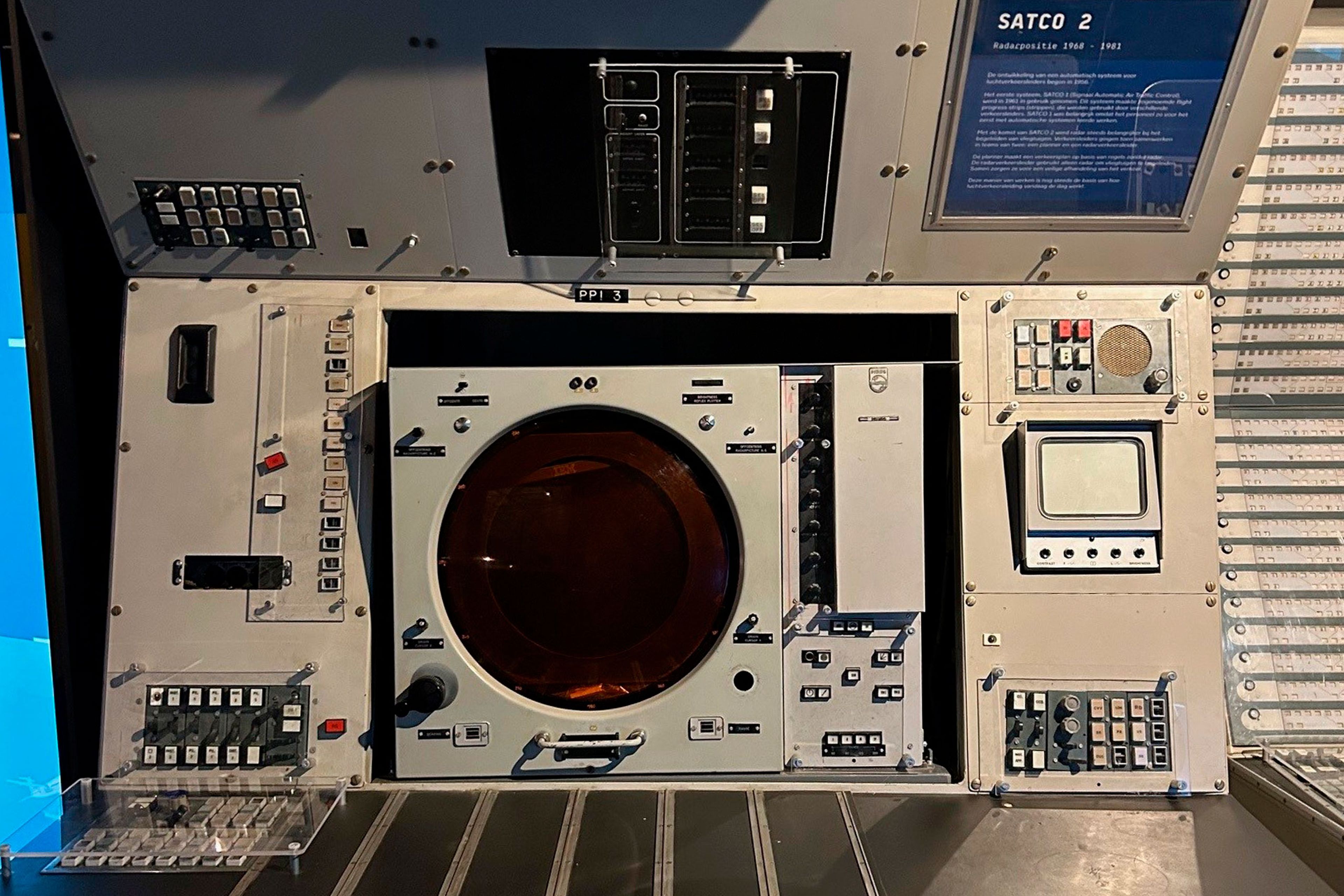 Een SATCO paneel in de luchtverkeerleiding expositie in Luchtvaartmuseum Aviodrome