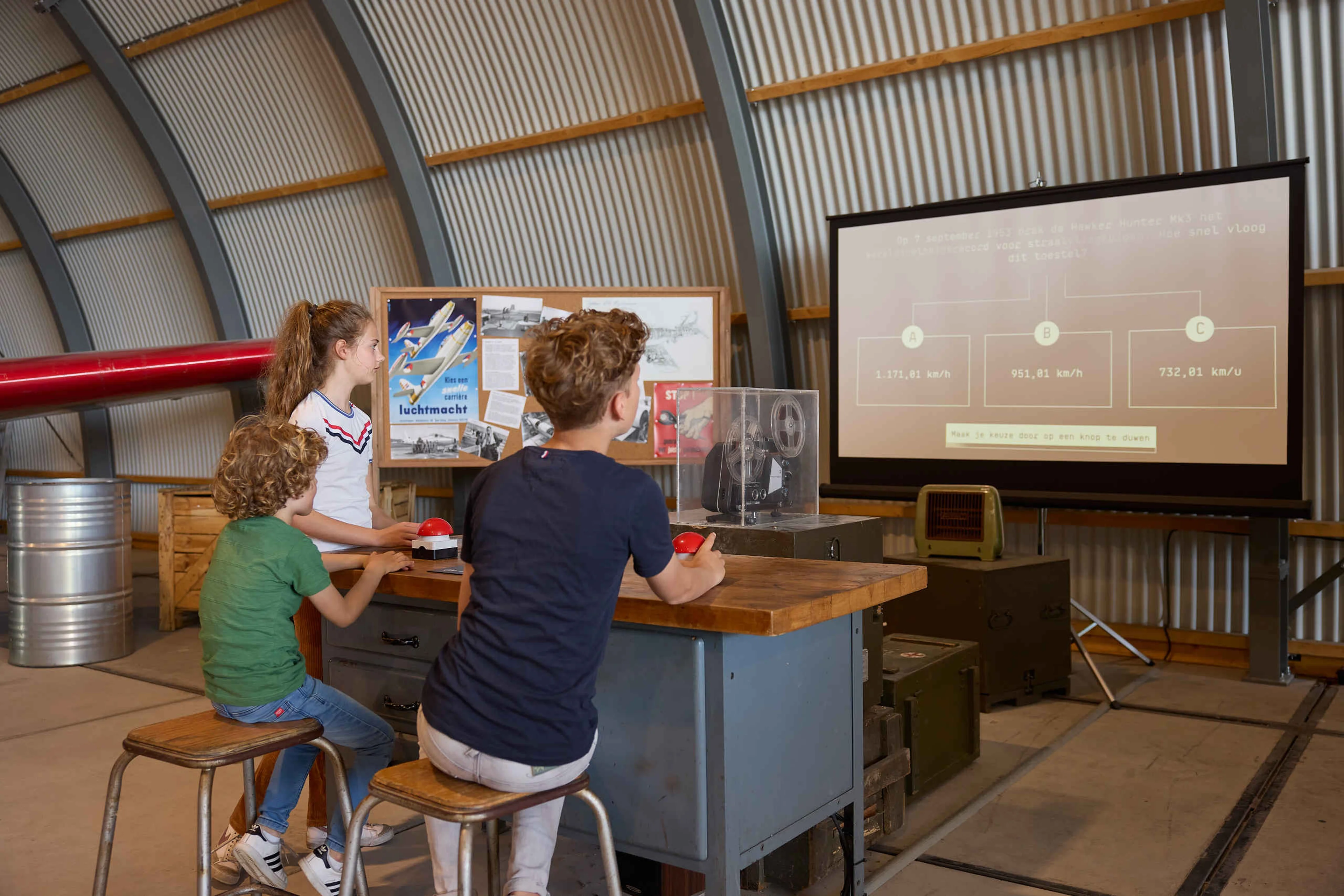 Kinderen straaljagerexpositie quiz Luchtvaartmuseum Aviodrome