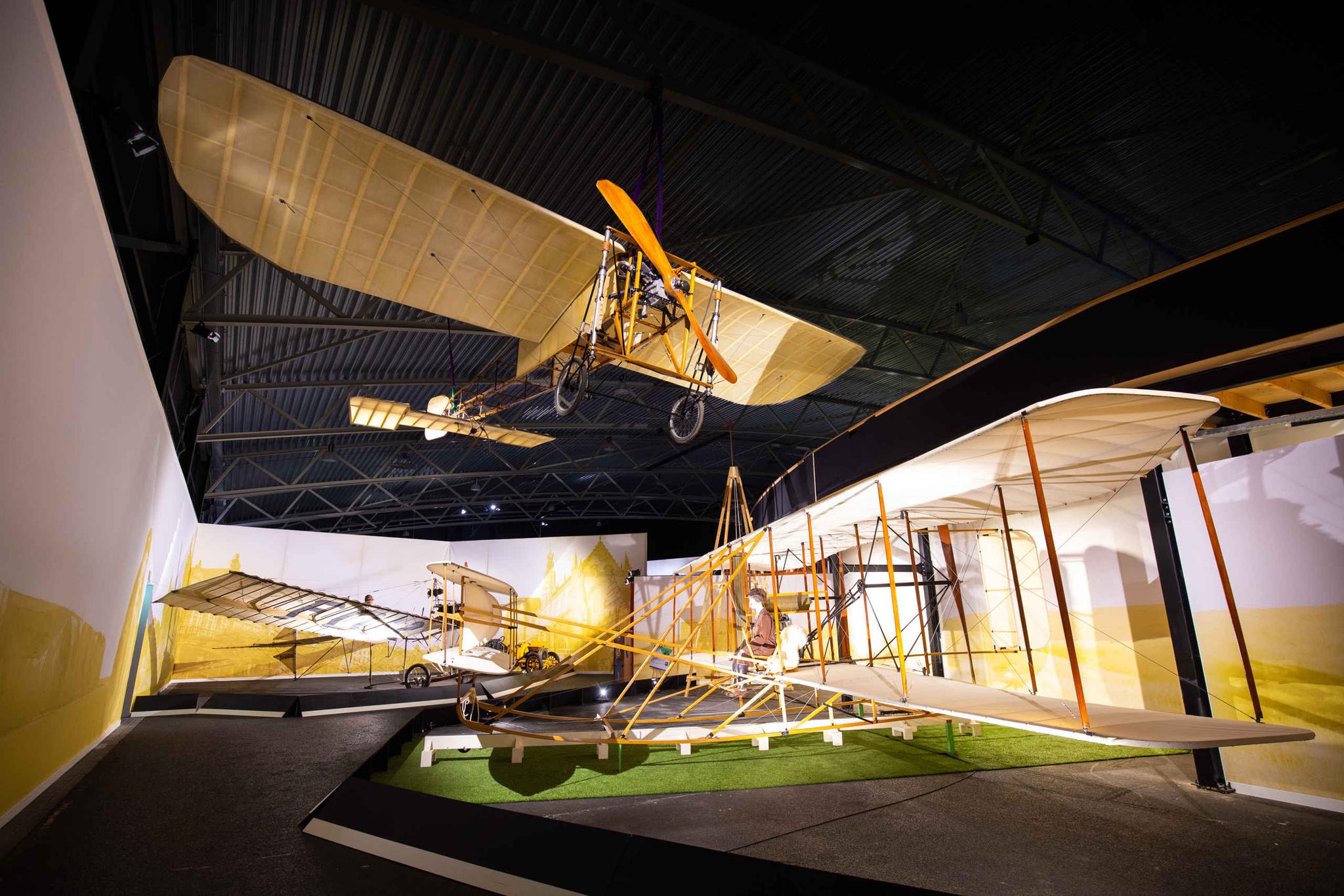 Het begin van de 100 jaar burgerluchtvaart expositie in Luchtvaartmuseum Aviodrome