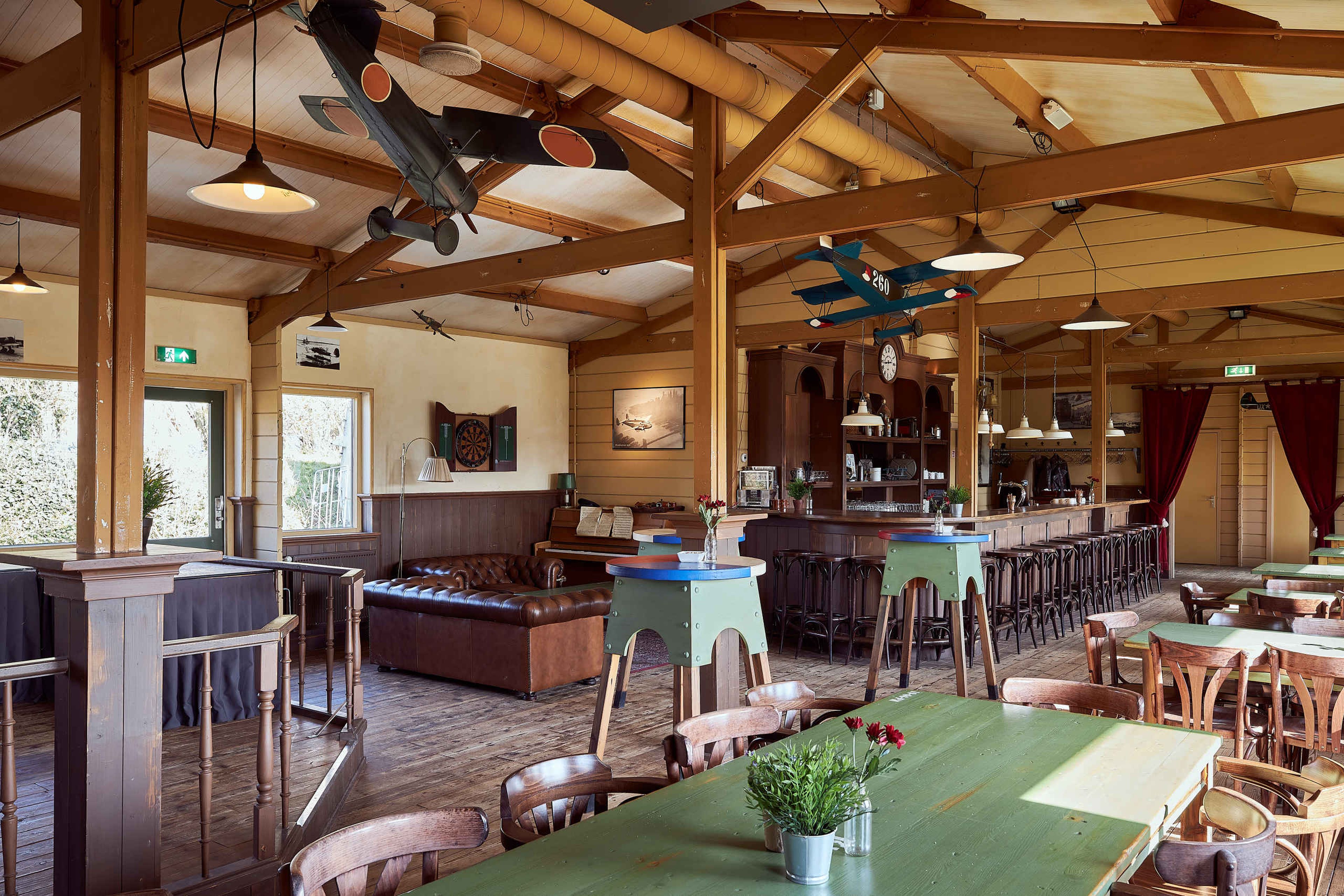 Een overzicht van het Officiersmess van Aviodrome