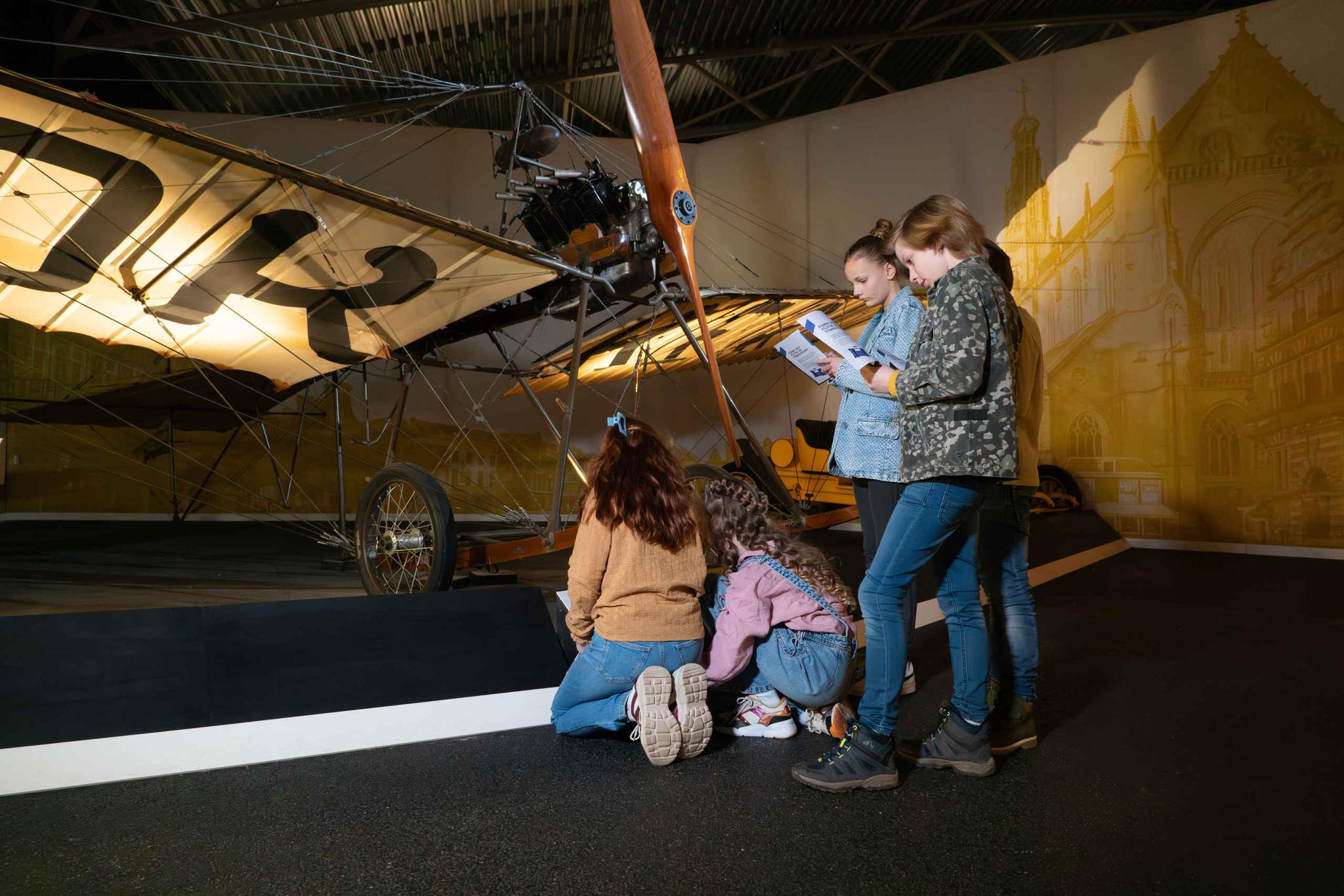 Kinderfeestje museum speurtocht kinderen schoolreisje Luchtvaartmuseum Aviodrome