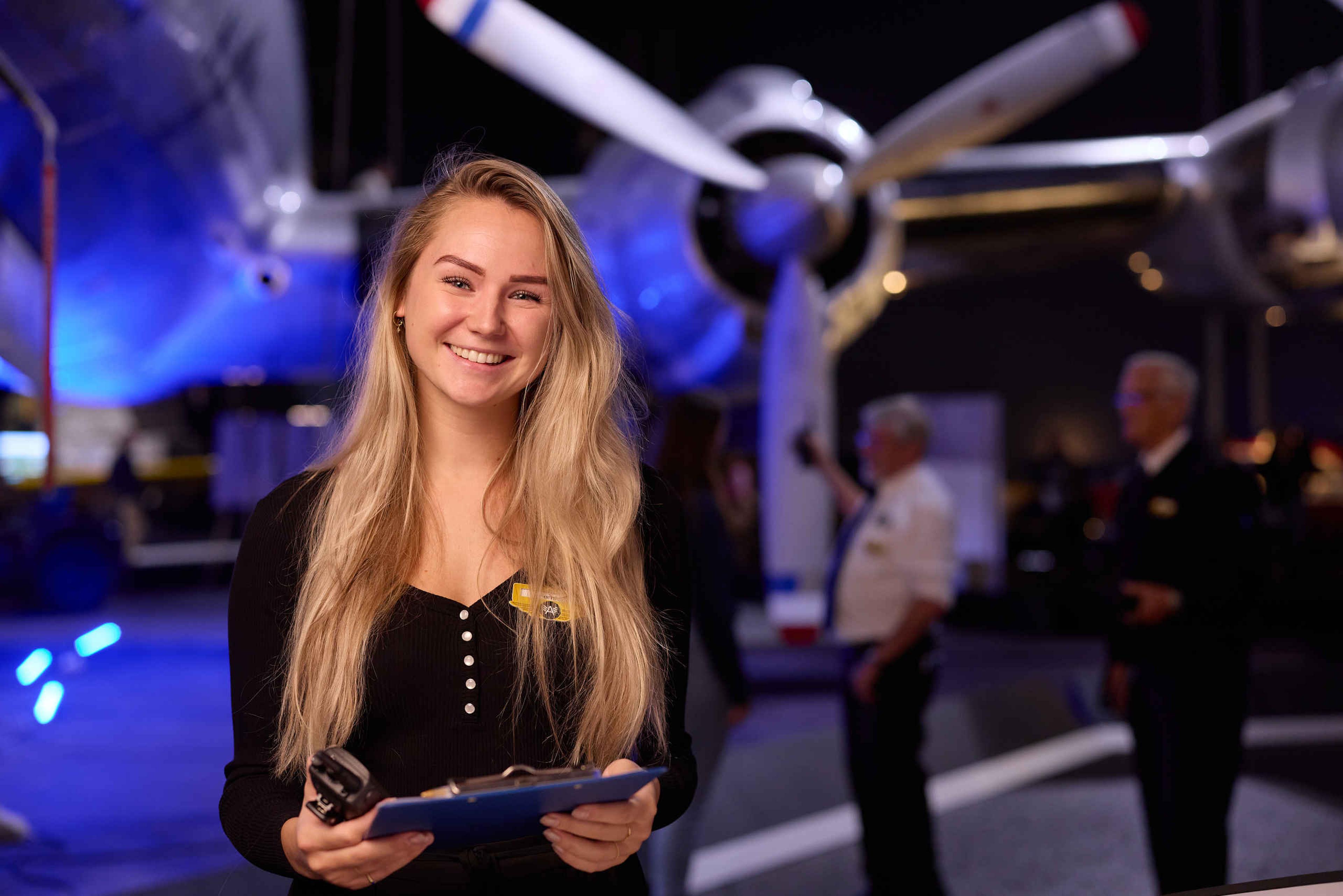 Medewerker van Luchtvaartmuseum Aviodrome