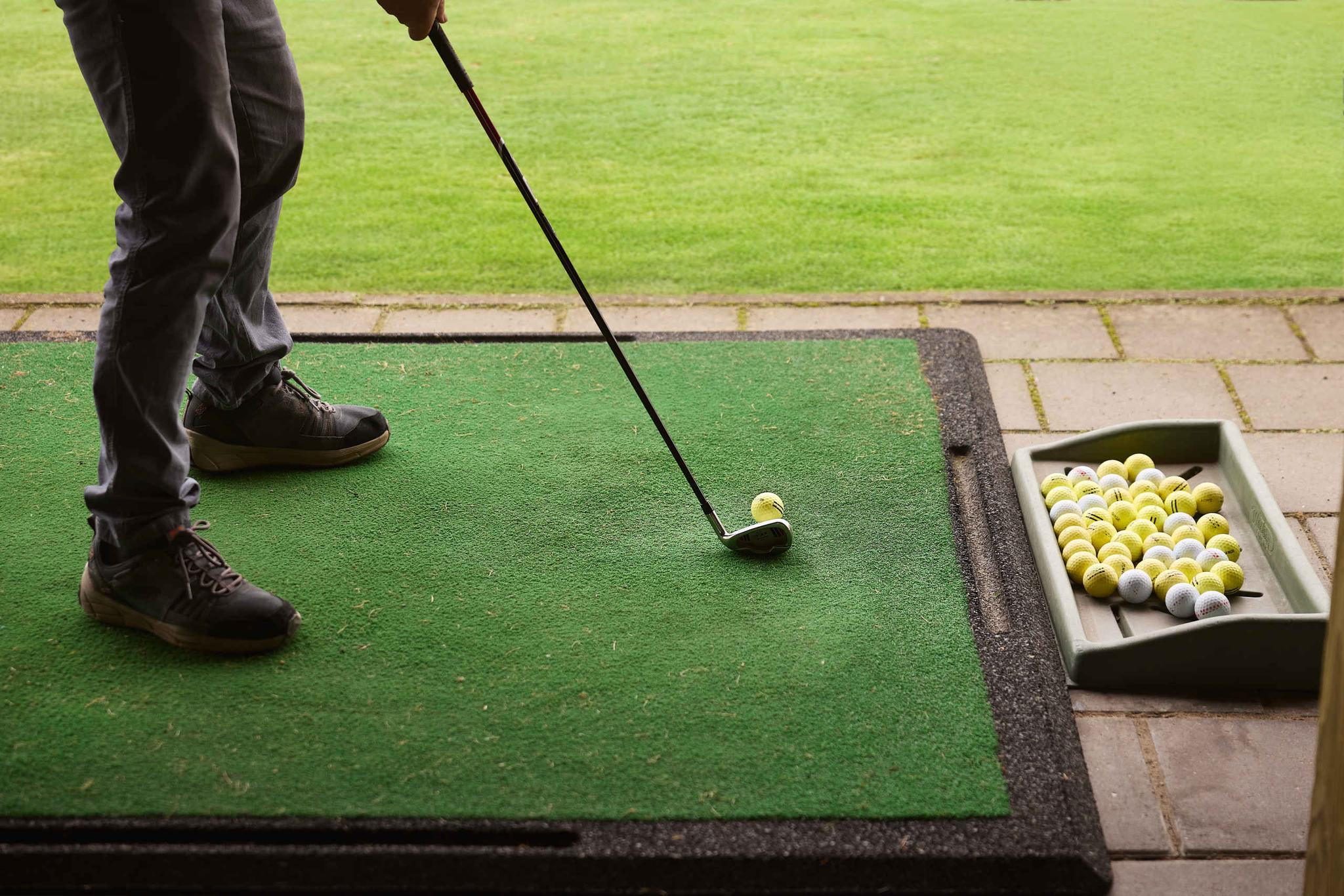 Close-up van de Driving Range bij Golf De Gulbergen