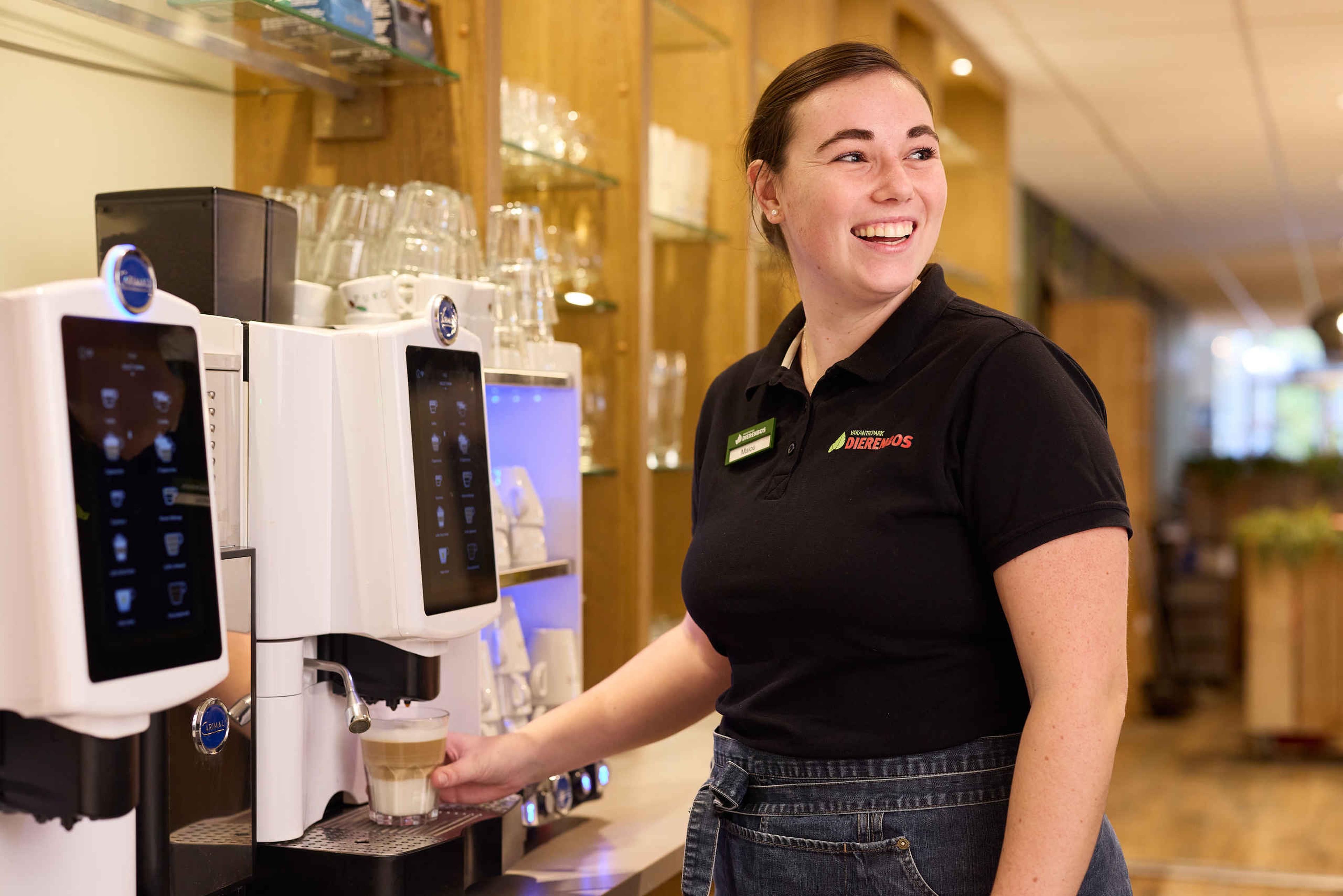 Medewerker restaurant bij Vakantiepark Dierenbos