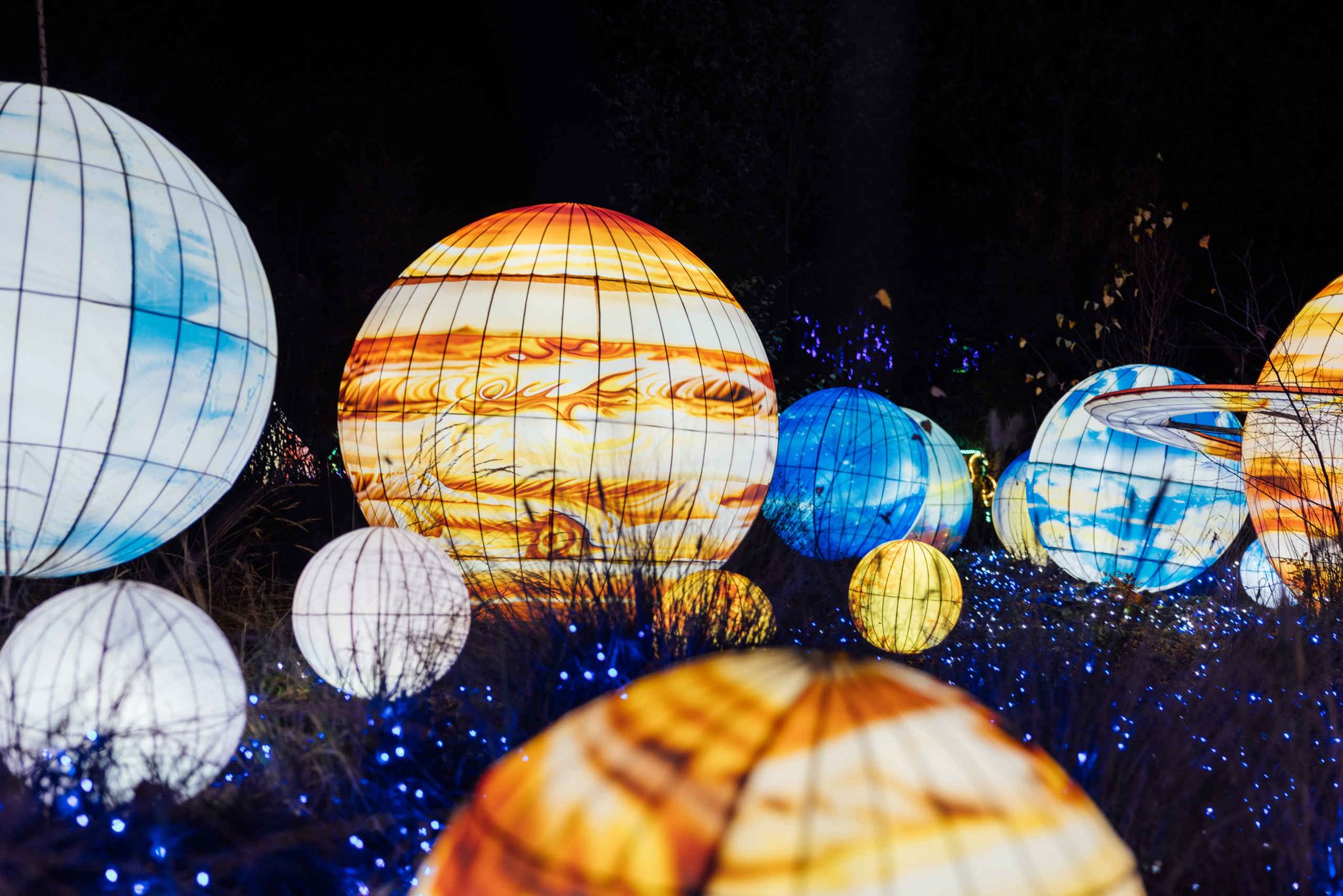 Heelal lichtfiguren tijdens Light Safari Beekse Bergen