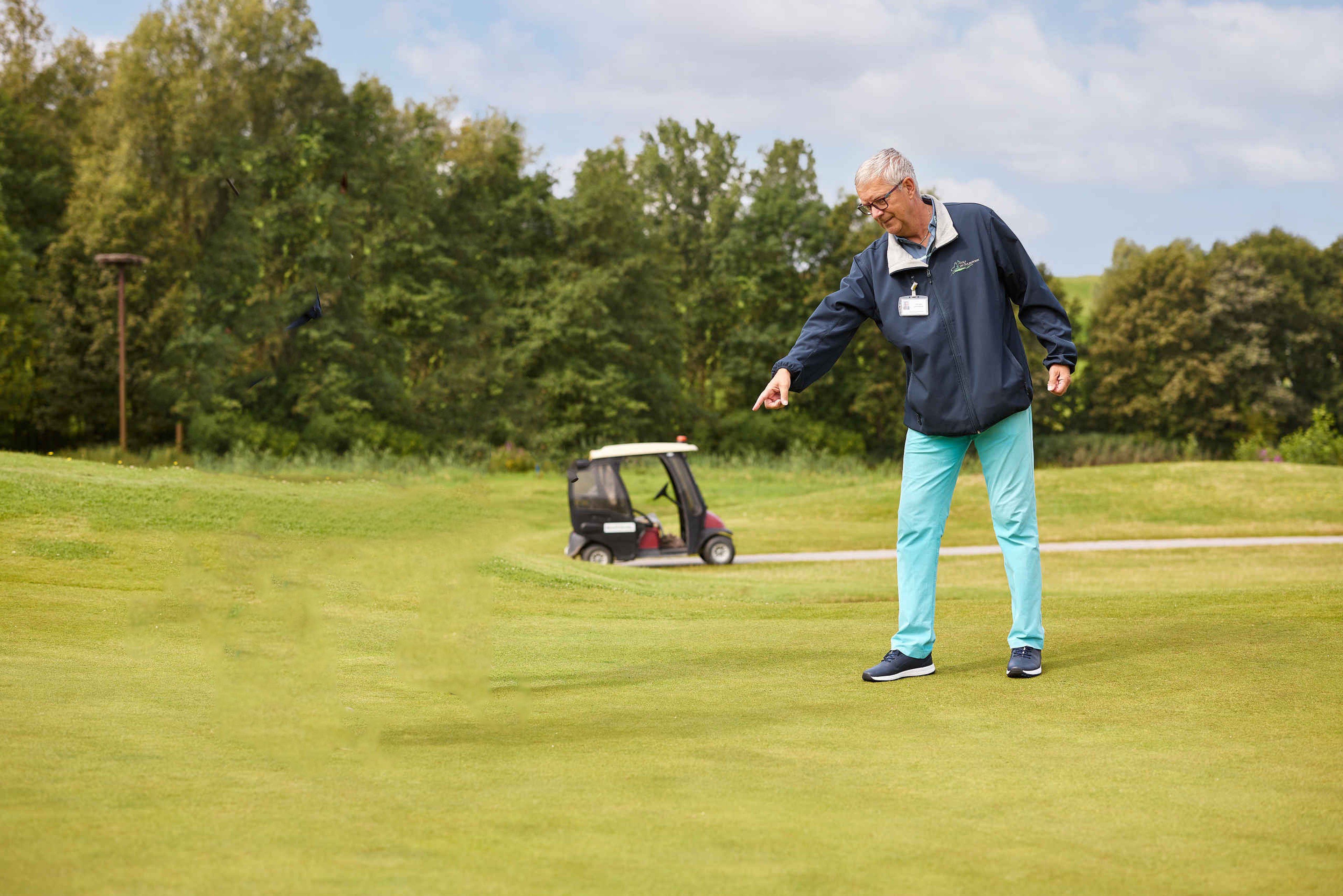 Een marshall bij Golf De Gulbergen