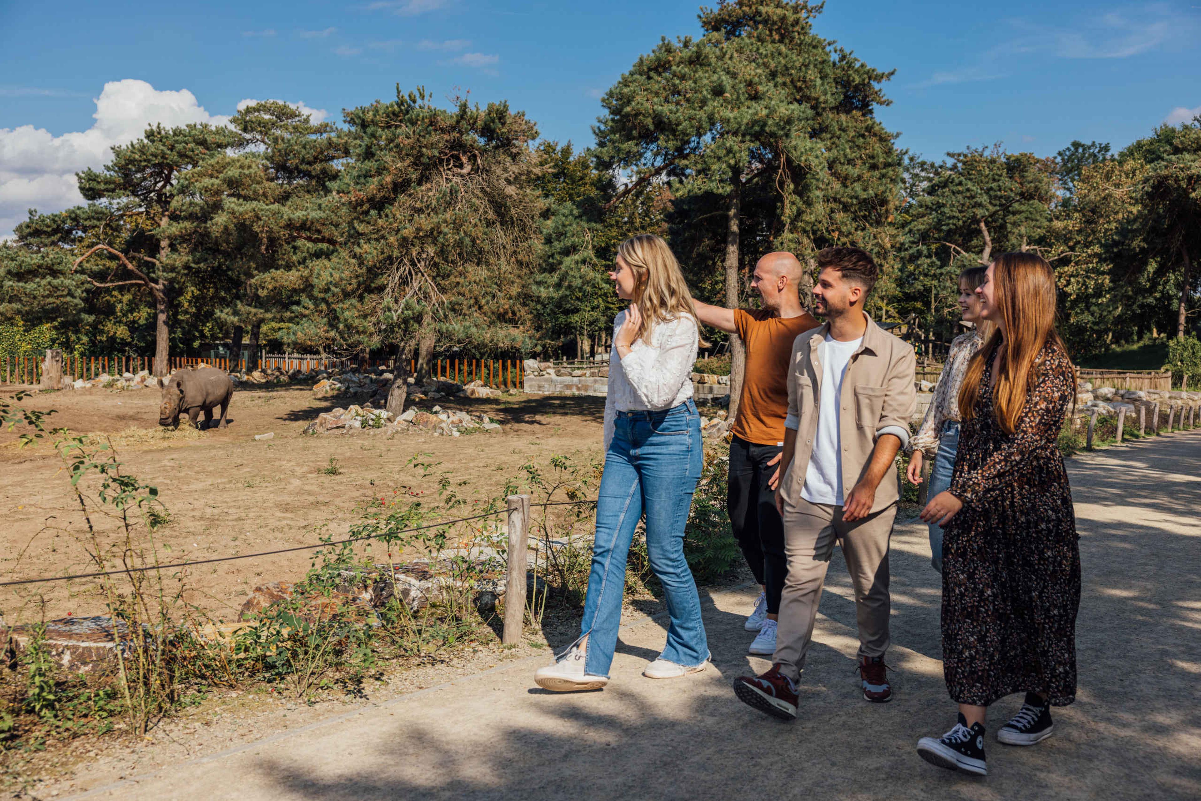 Collega's met een groep in Safaripark Beekse Bergen
