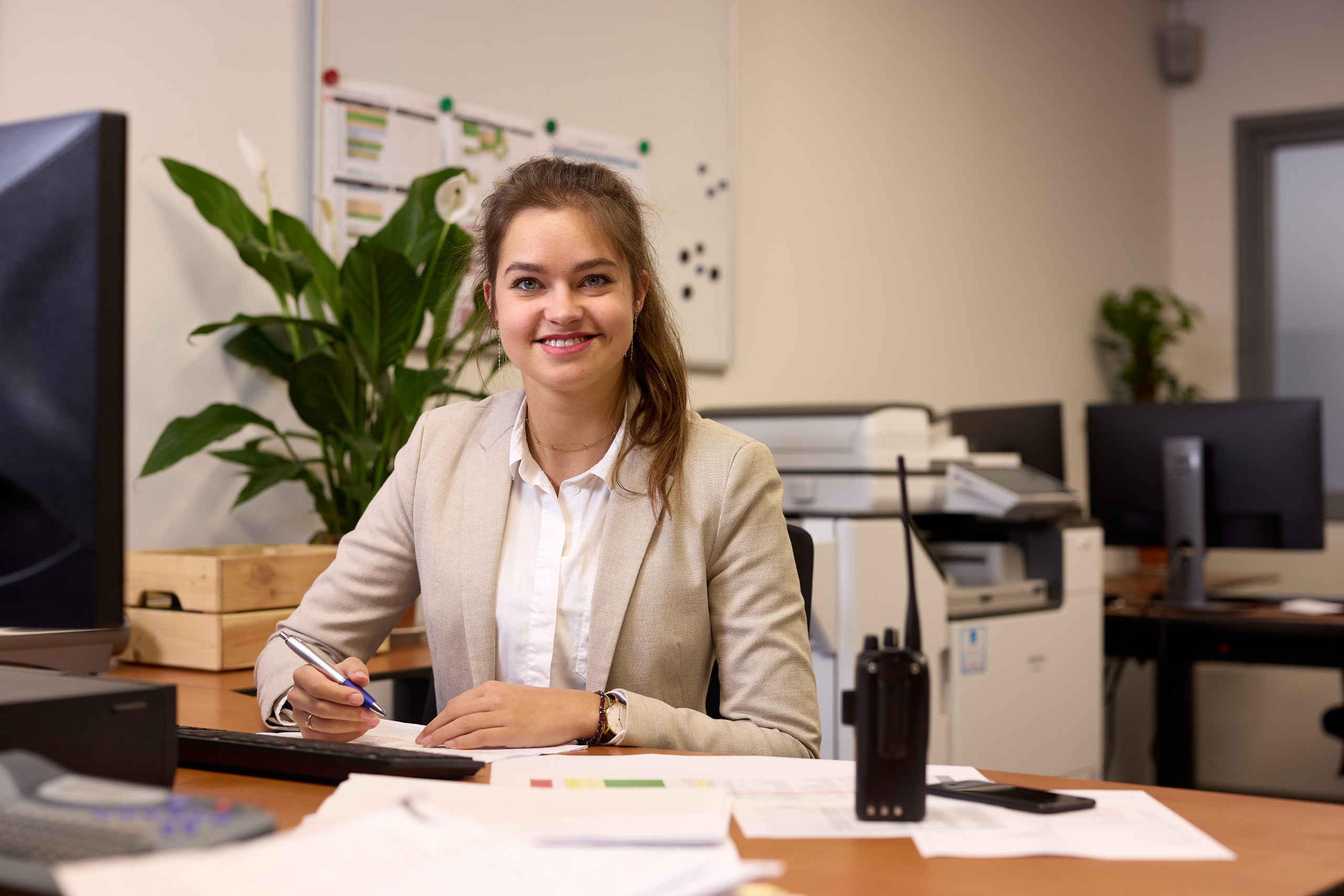 Medewerker projectmanagement op kantoor bij EXPO Greater Amsterdam