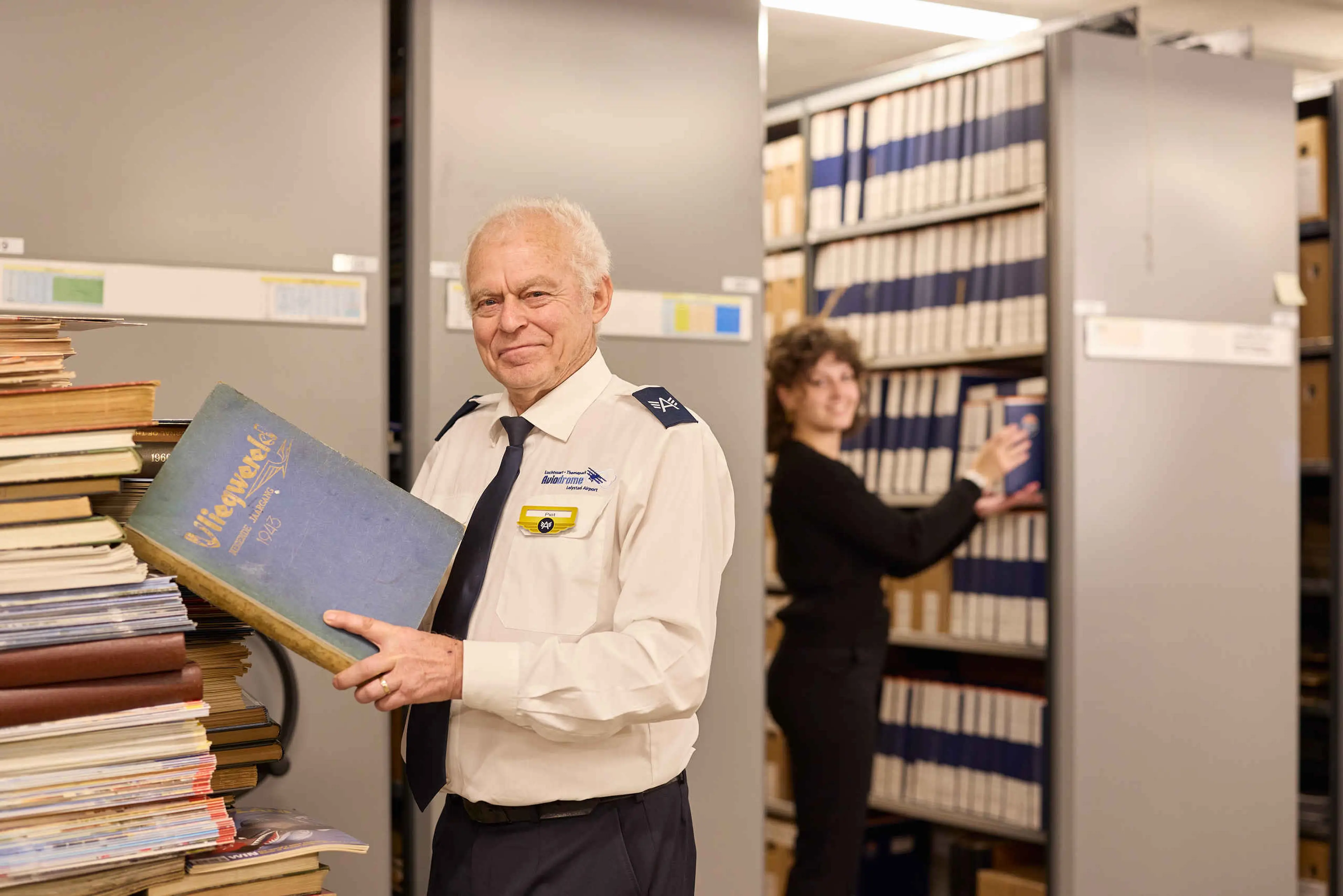 Vrijwilliger en medewerker in het archief van Luchtvaartmuseum Aviodrome
