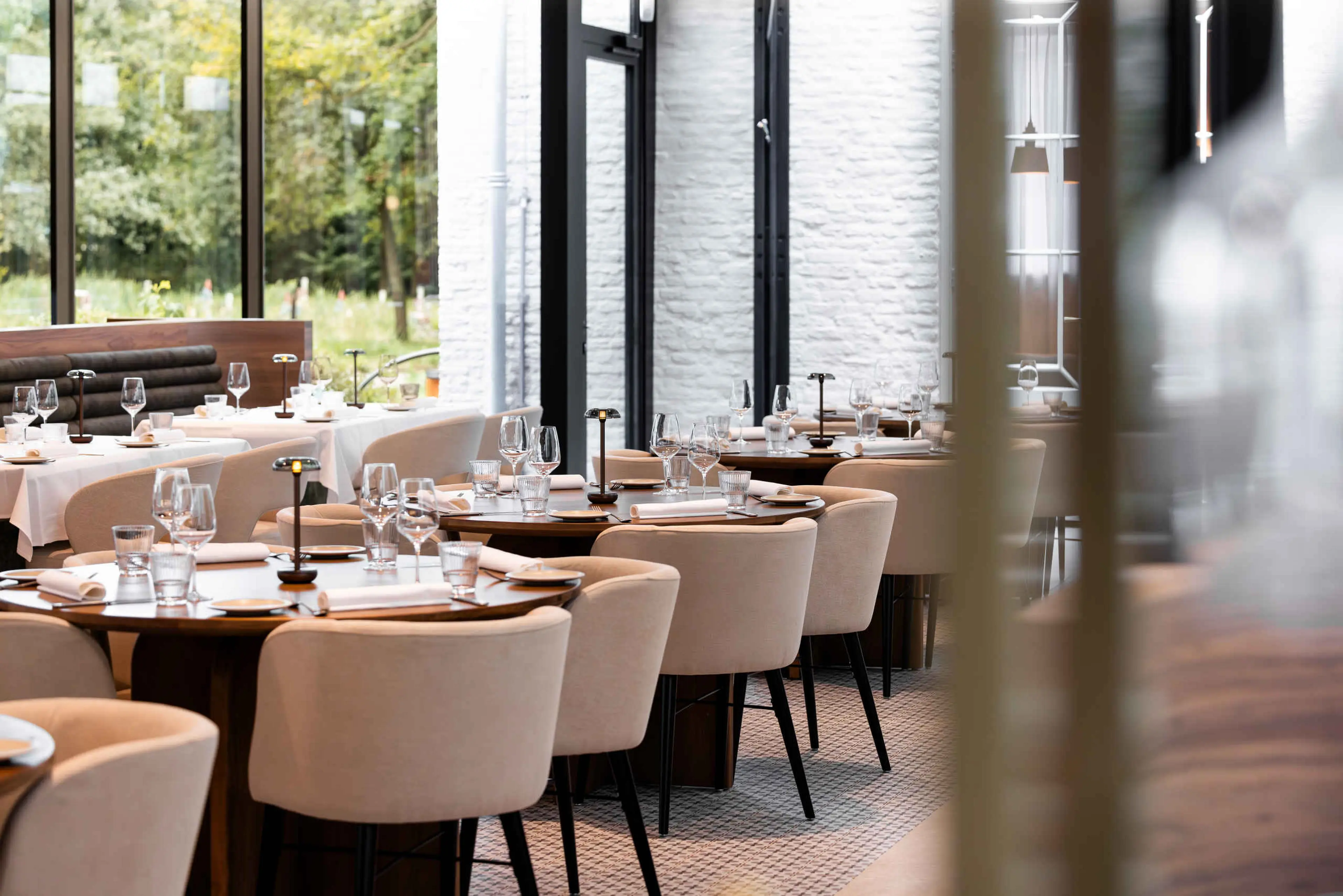 Tafel setting in restaurant Orangerie Steenenburg