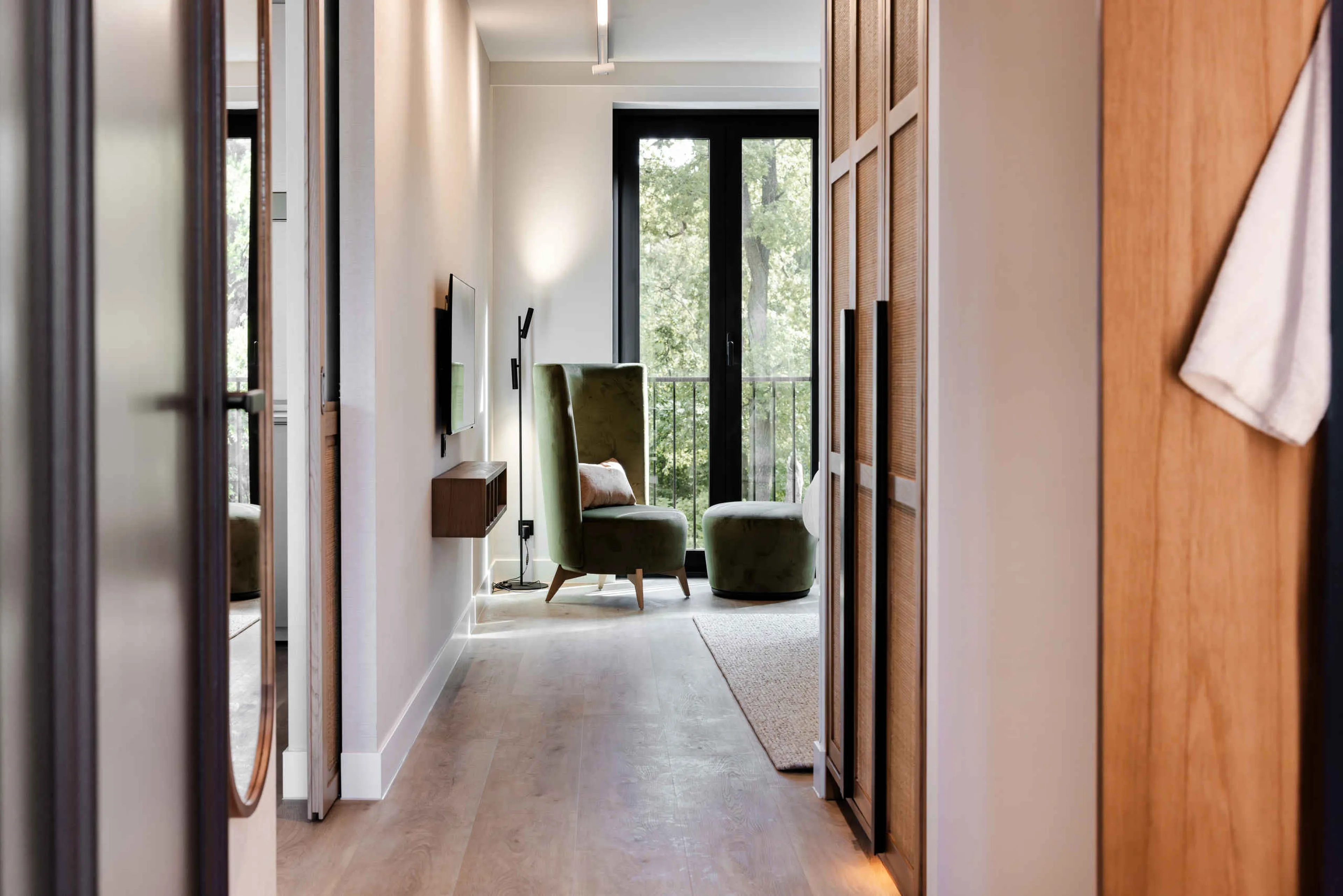 Doorkijk in de Senior Suite in hotel Kasteel Steenenburg