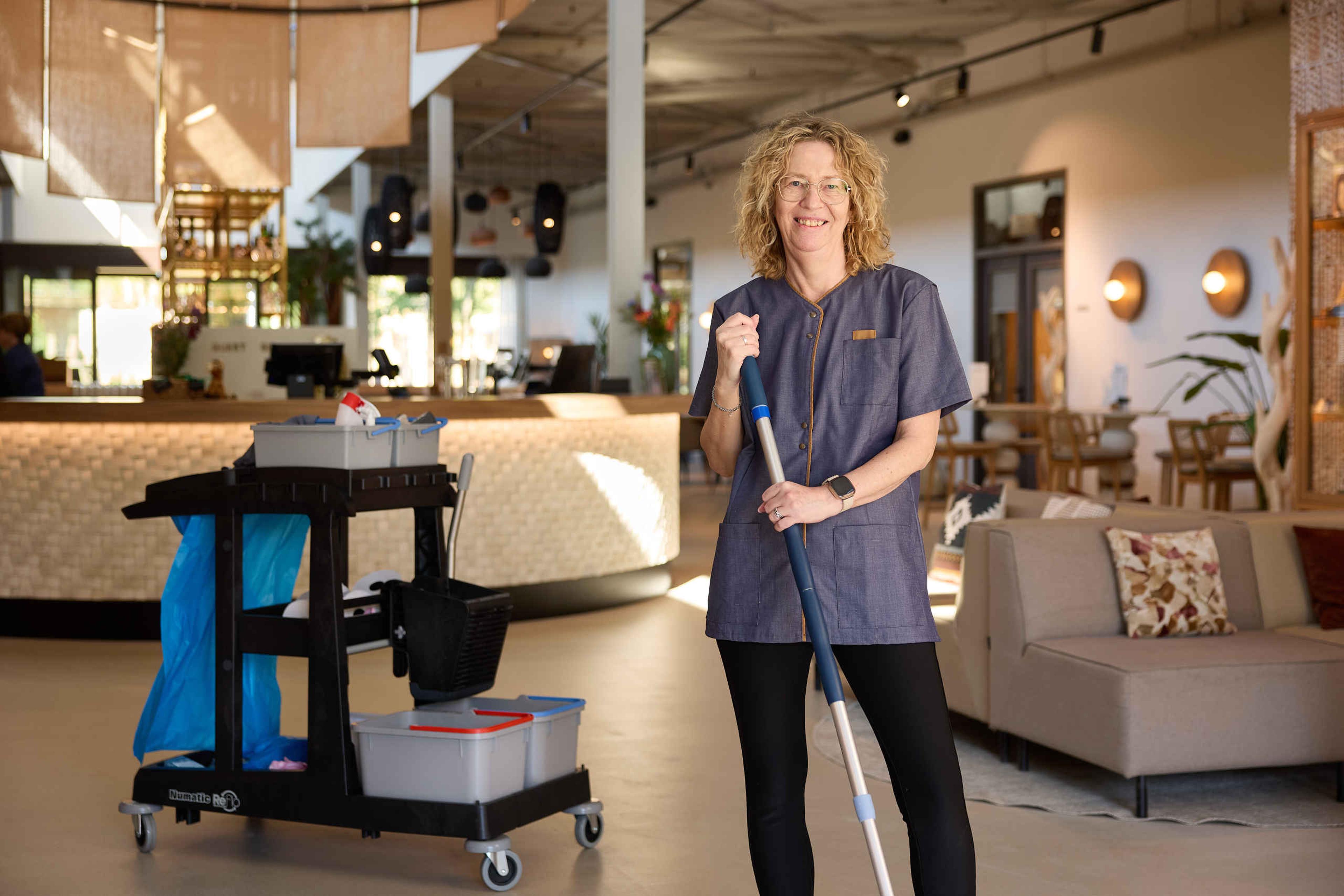 Schoonmaakster in Safari Hotel Beekse Bergen