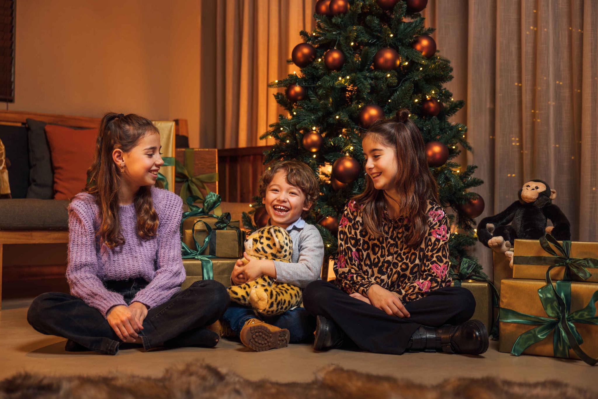 Kinderen met kerst op vakantie bij Safari Resort Beekse Bergen