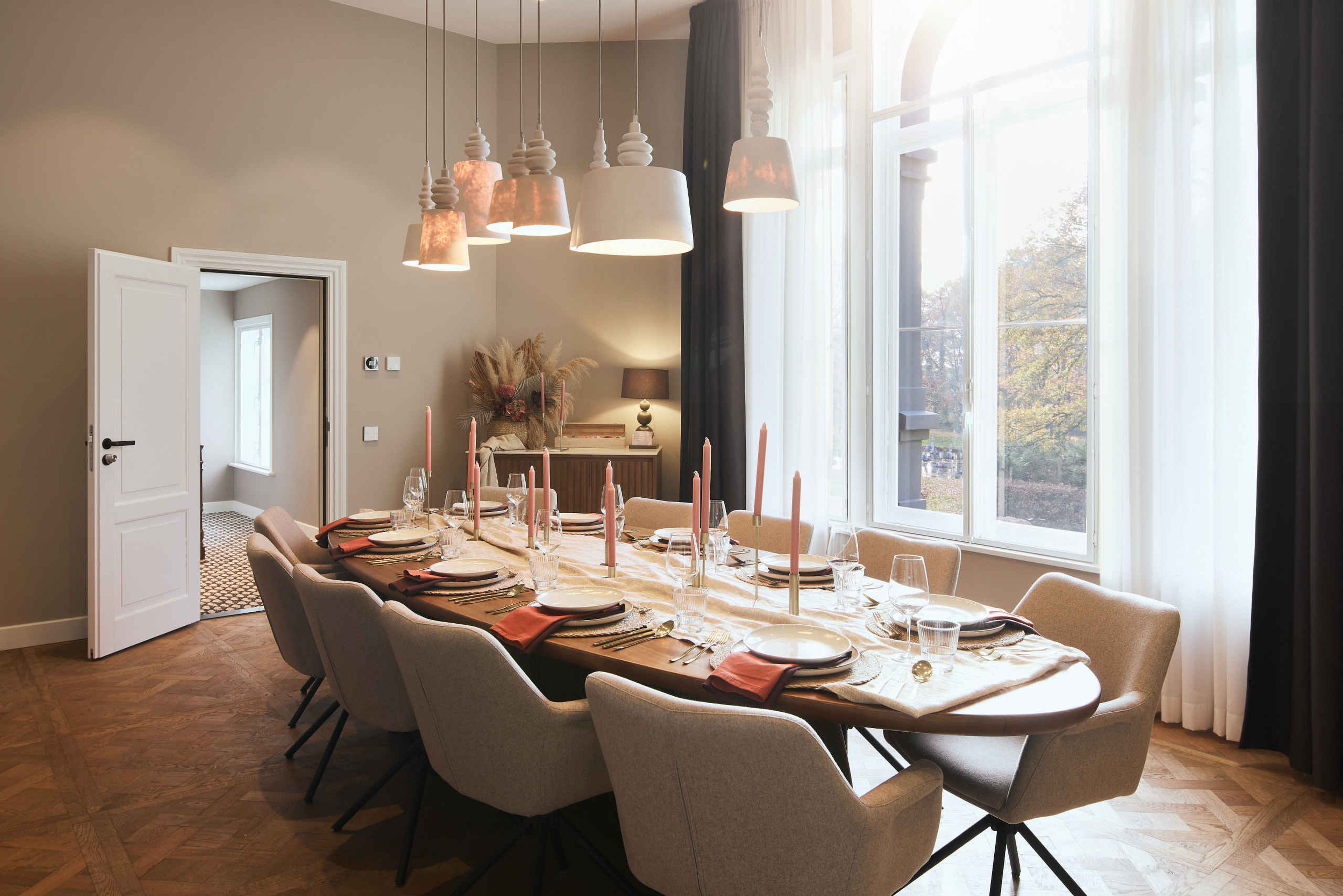 Diner tijdens bruiloft in Salon 4 Kasteel Steenenburg