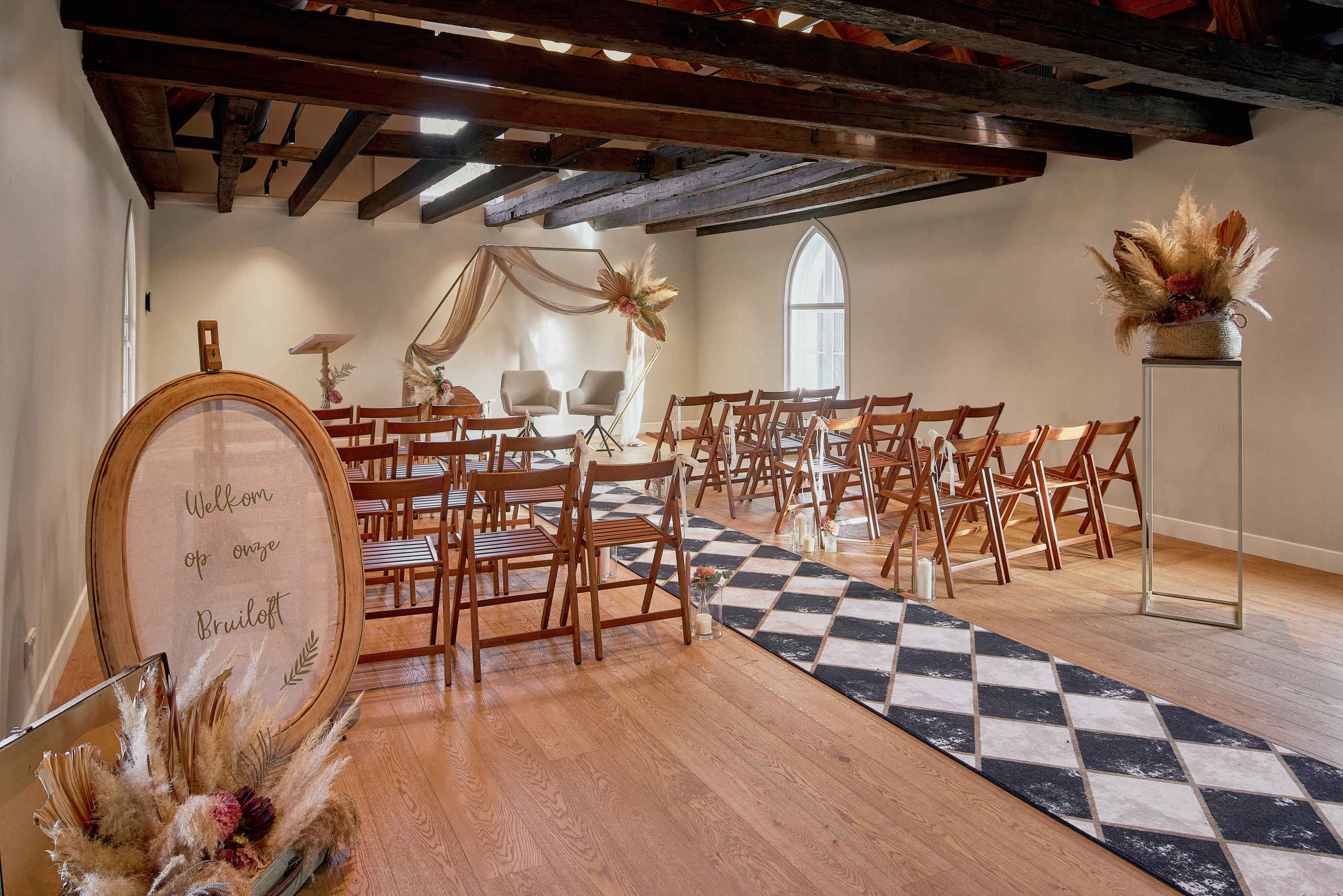Bruiloft ceremonie opstelling Grand Salon in Kasteel Steenenburg