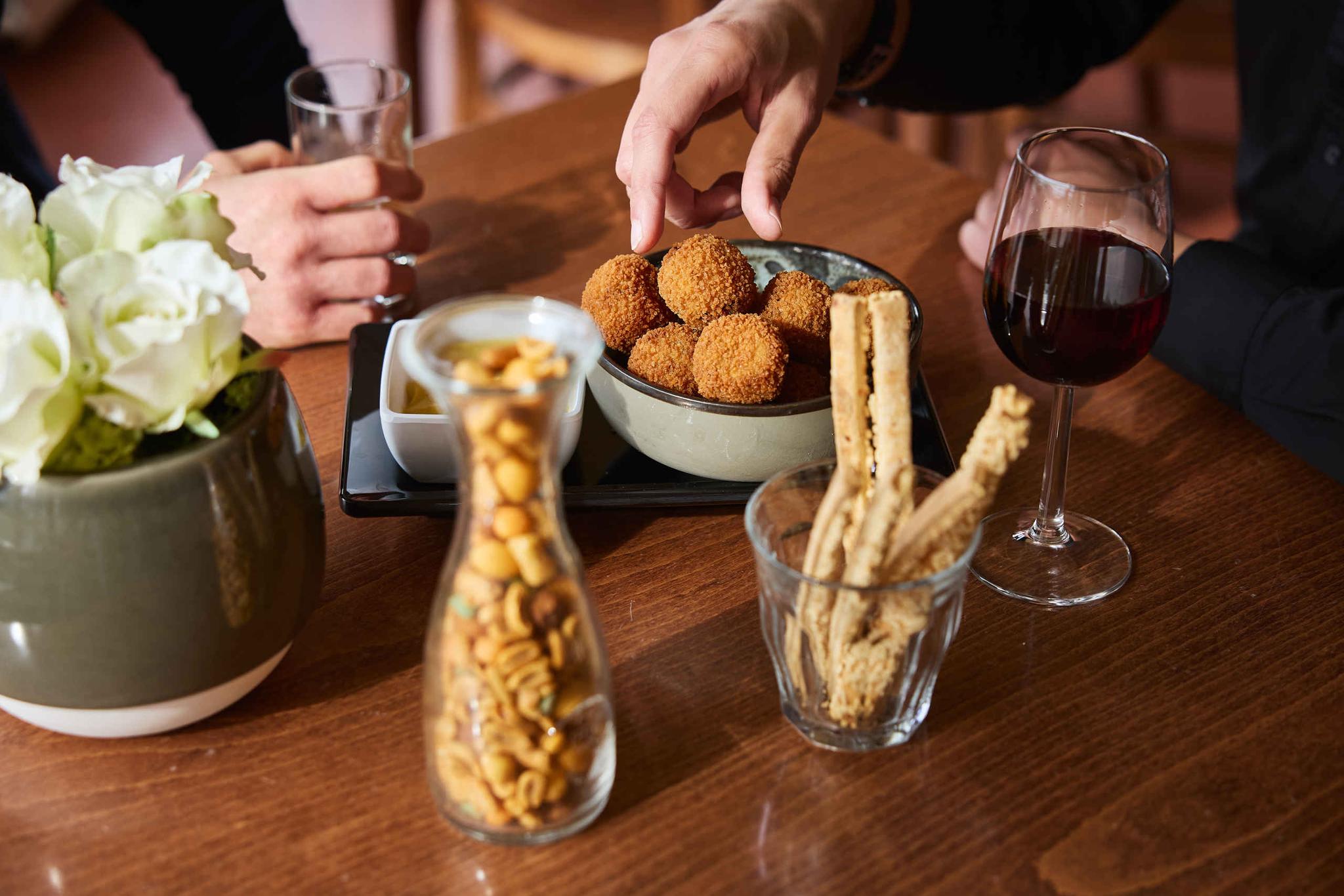 Borrel na een vergadering bij Luchtvaartmuseum Aviodrome